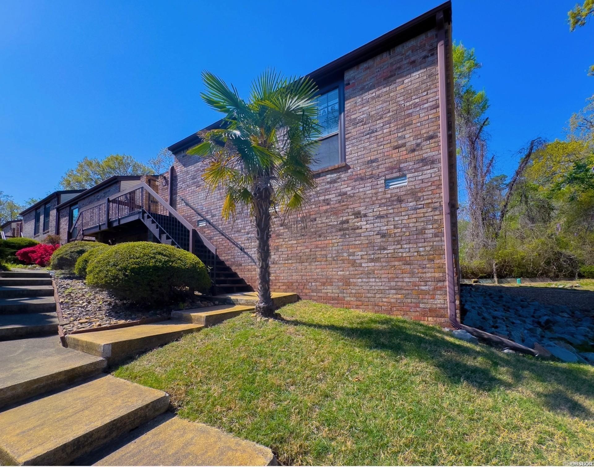 10 Steeplechase Property Photo