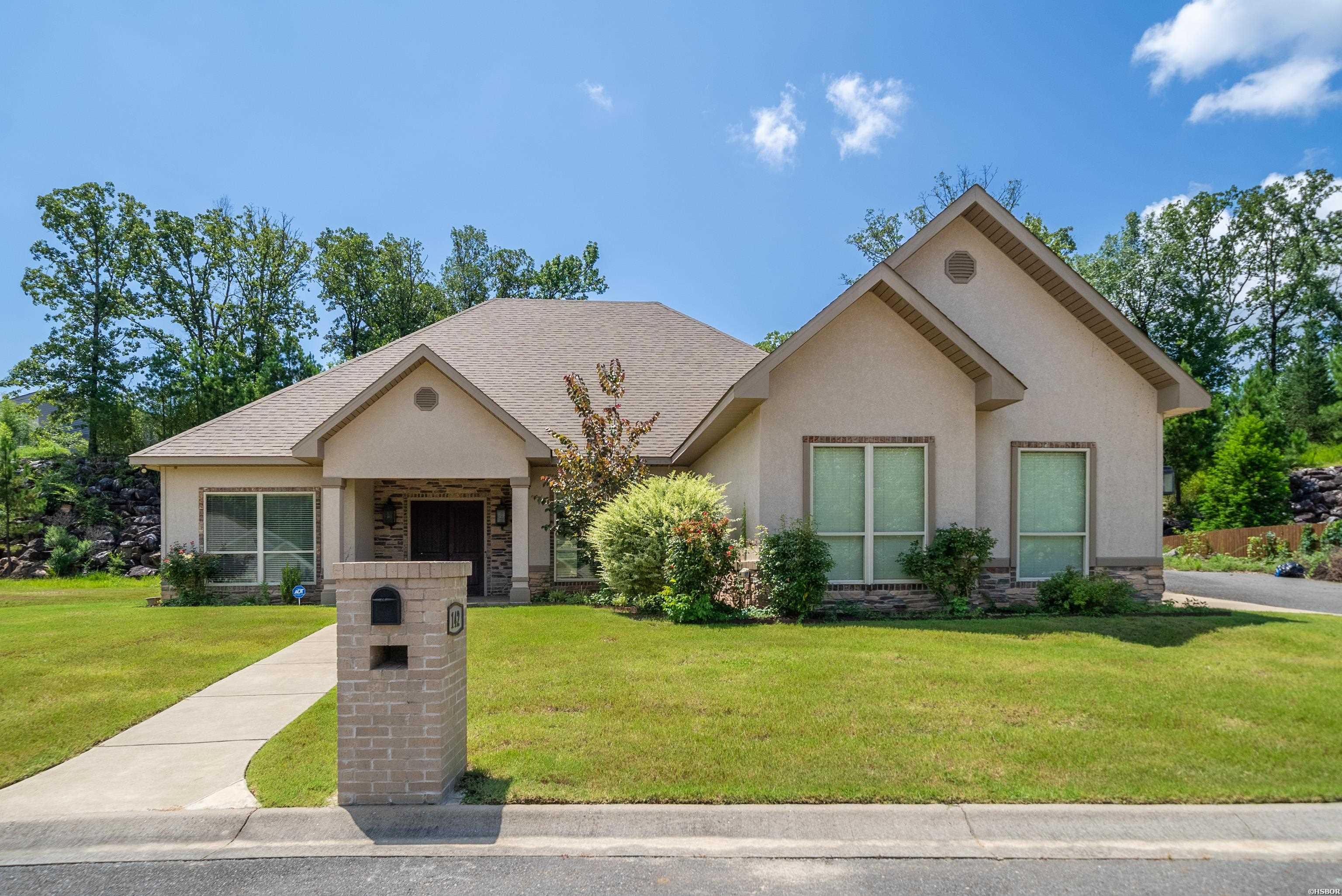 142 APPLE BLOSSOM Place Property Photo 1
