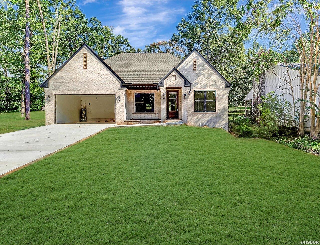 124 DIAMONDHEAD Drive Property Photo 1