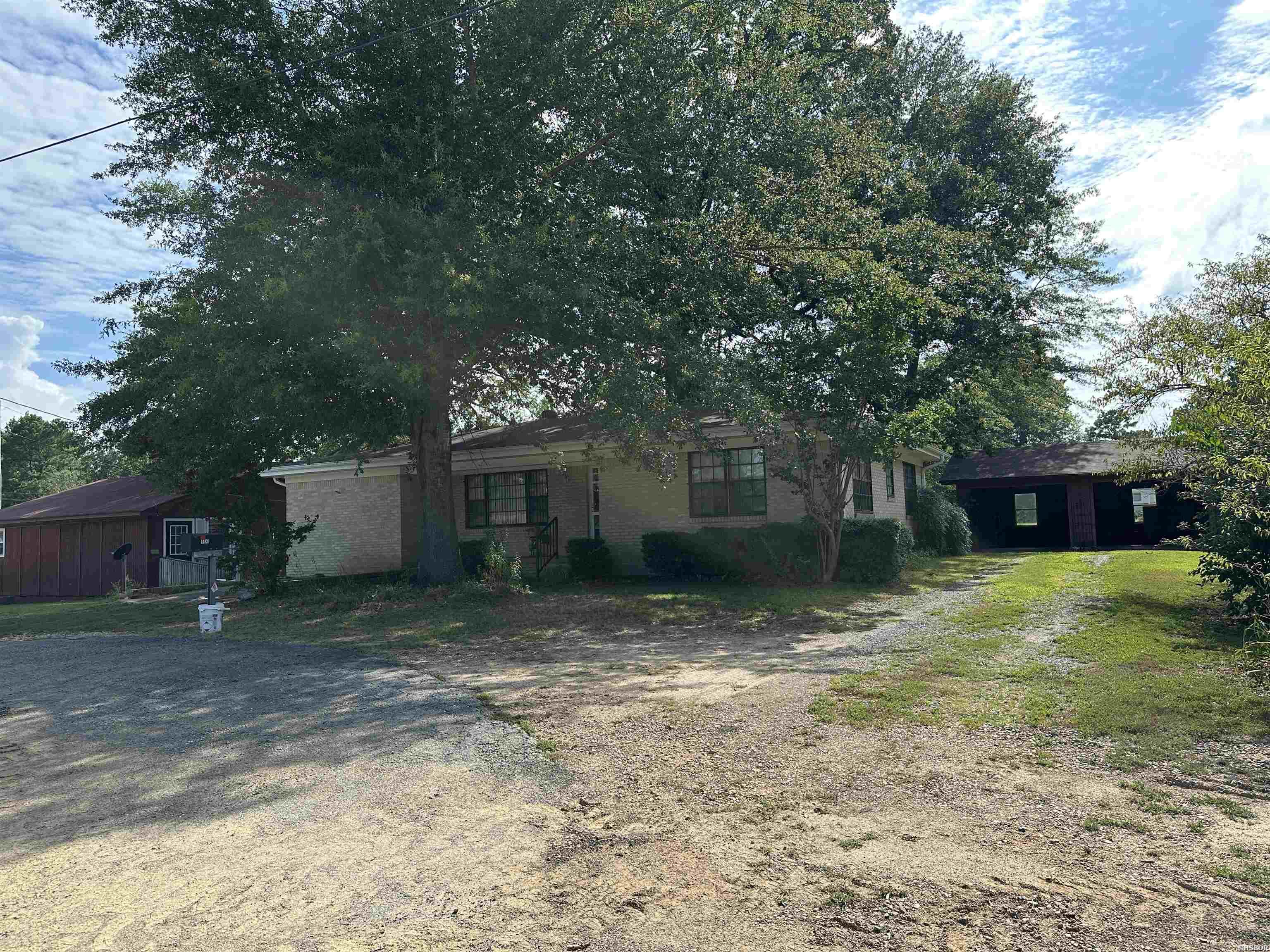 4437 Highway 7 Property Photo 1