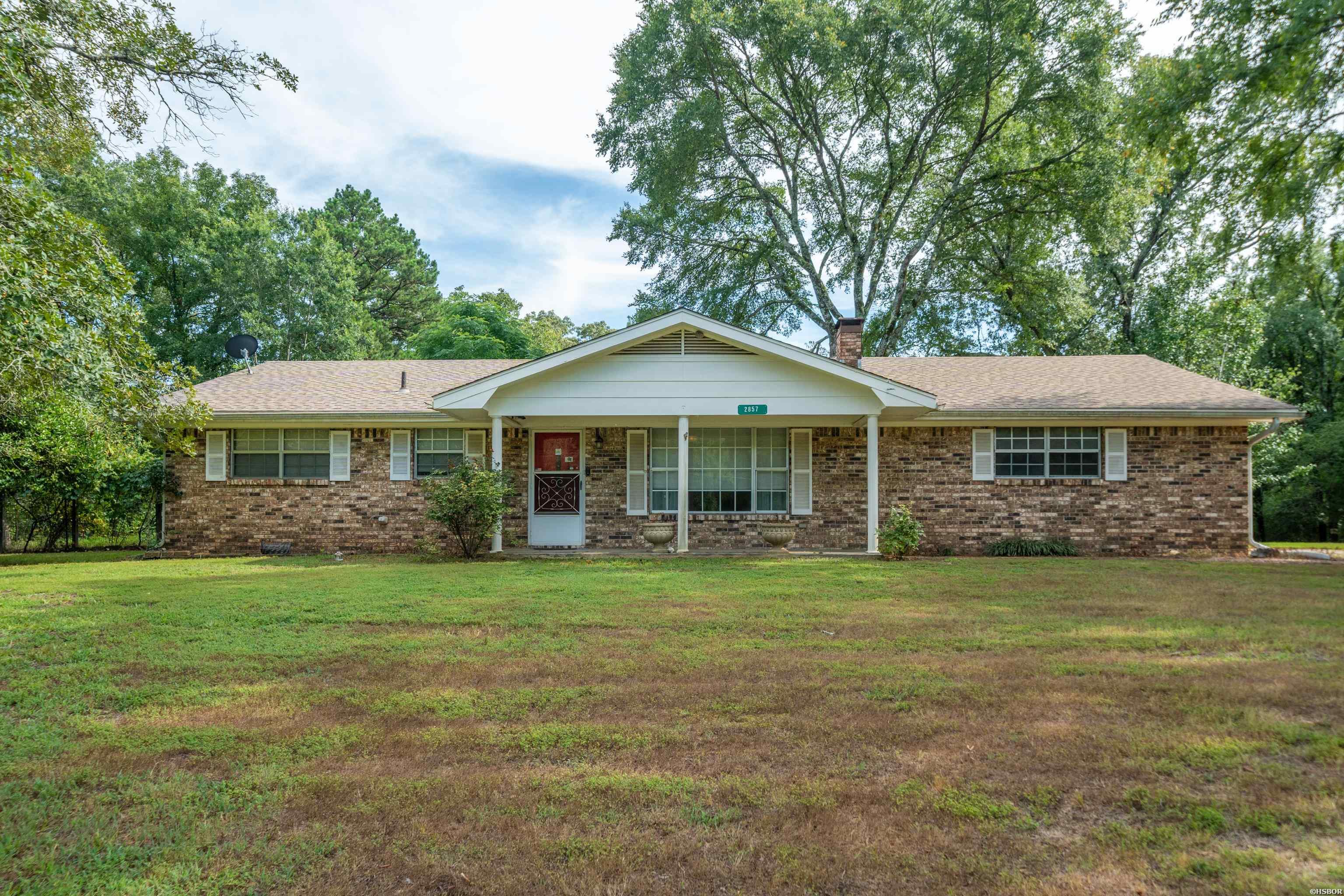 2857 Chestnut Drive Property Photo 1