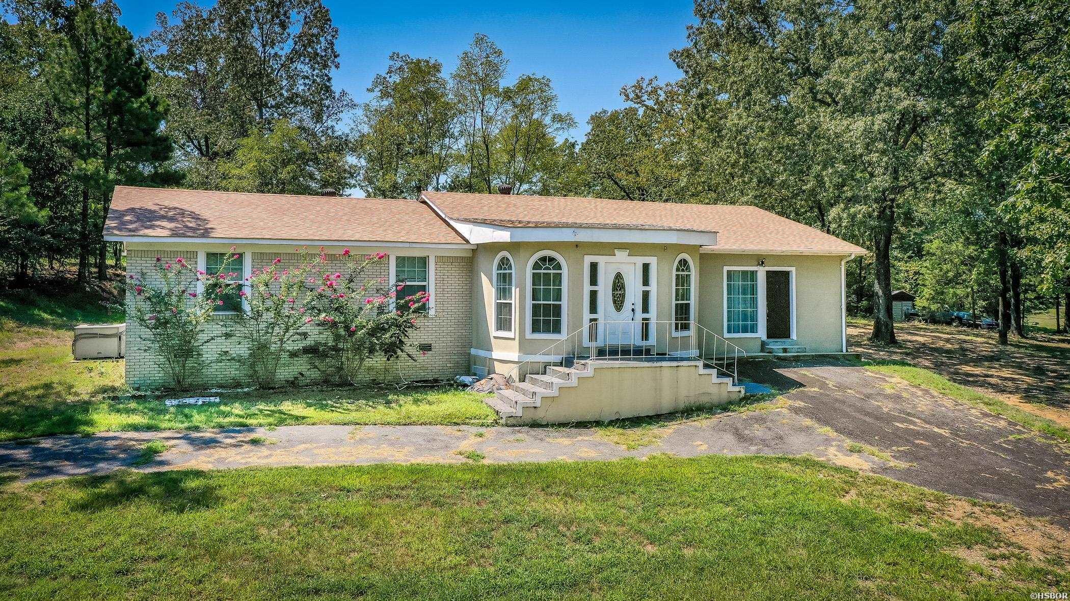 111 ROLLING ACRES Drive Property Photo 1