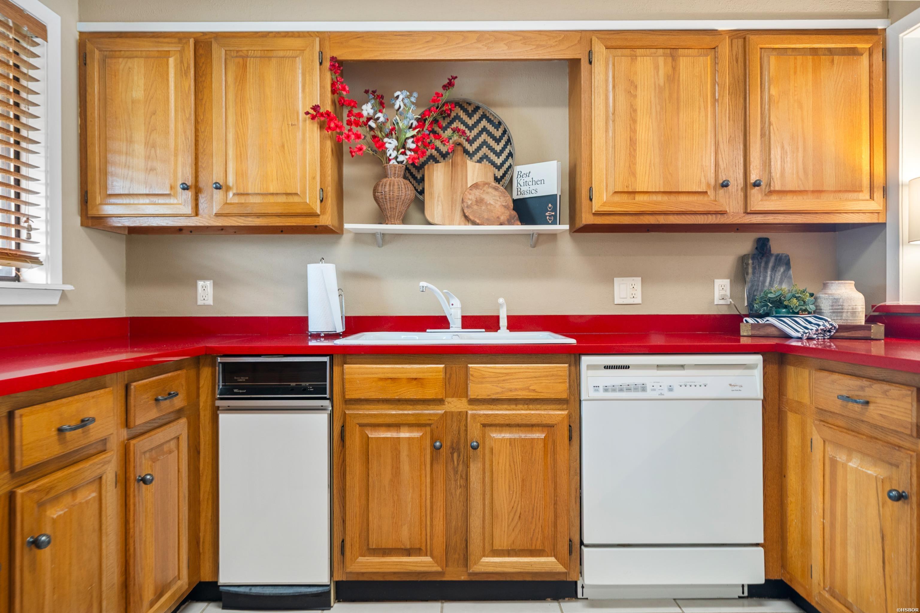 200 Pretti Point Property Photo 16