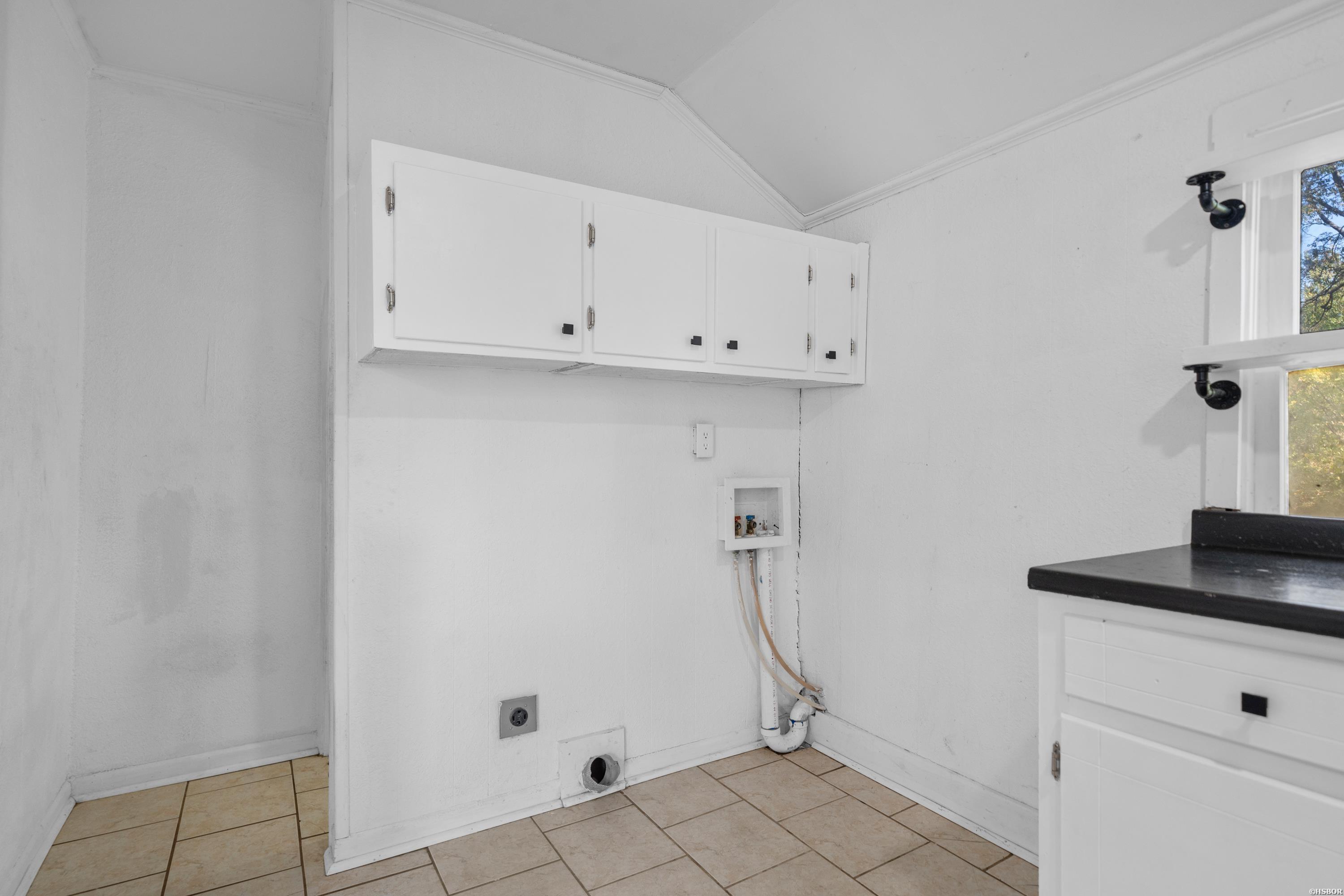 216 Elizabeth Terrace Property Photo 17
