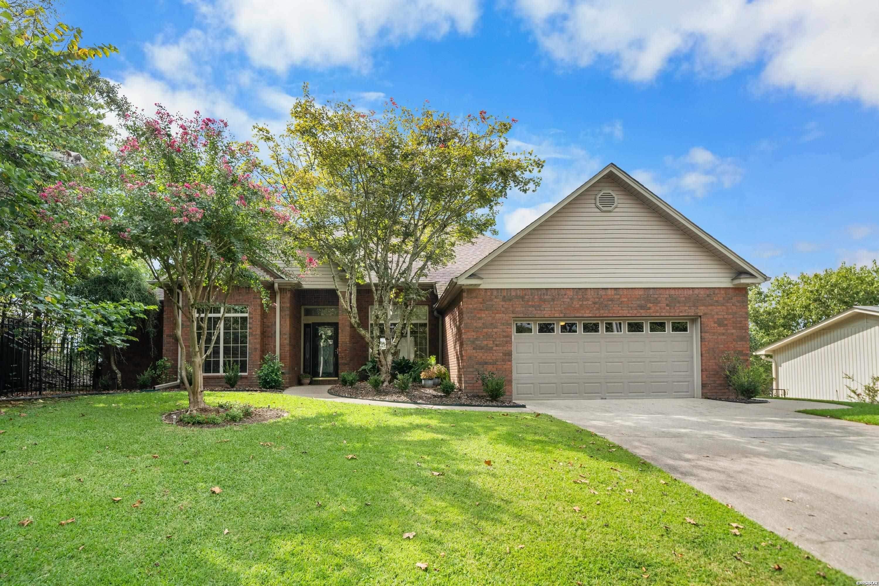 343 Arlington Point Property Photo 4