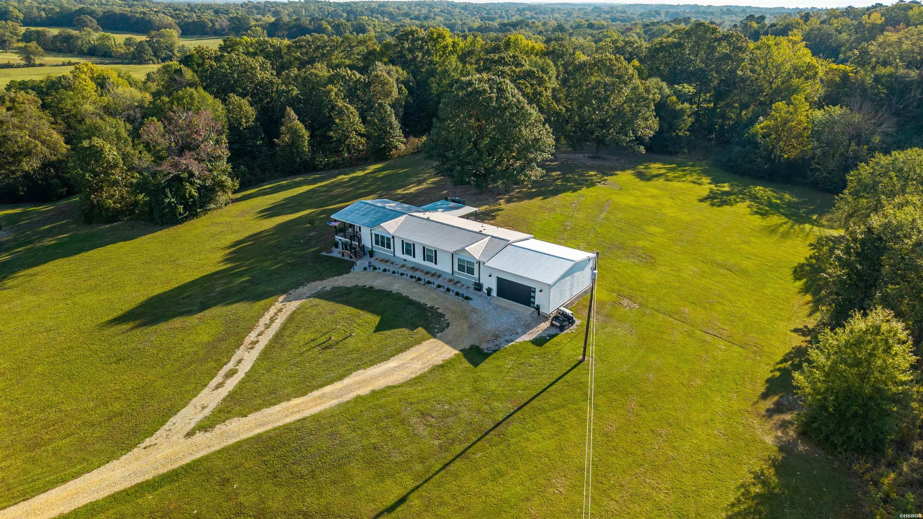 2570 Highway 7 Property Photo 5