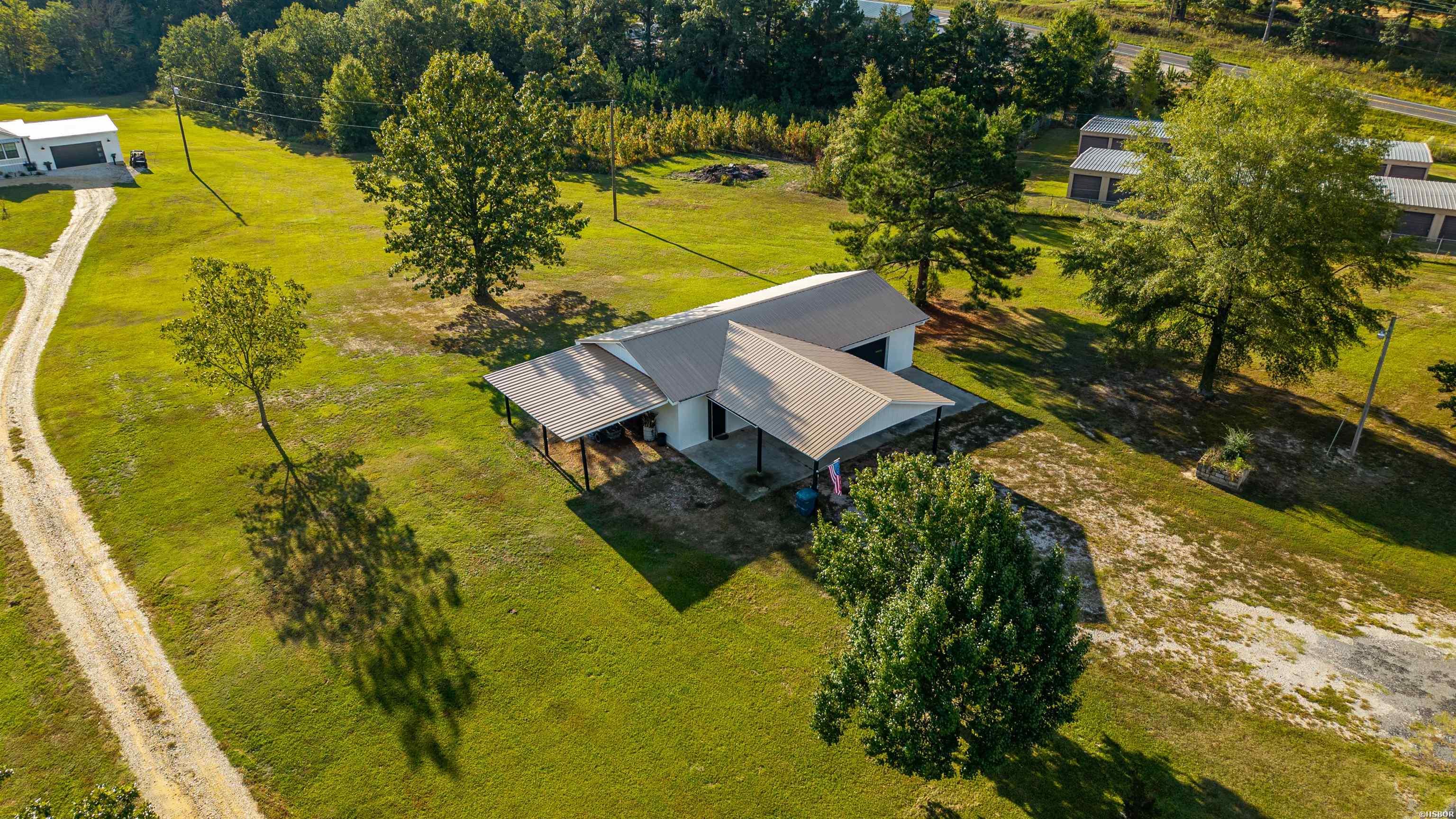 2570 Highway 7 Property Photo 7