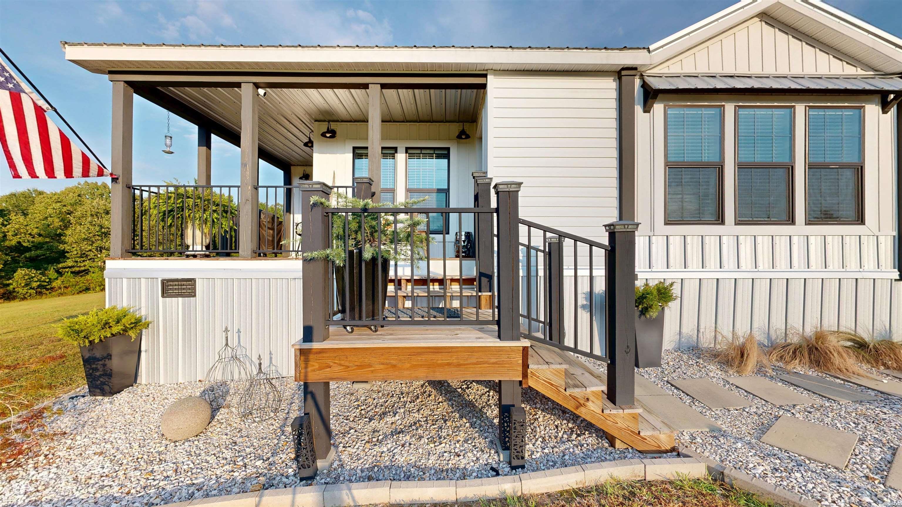 2570 Highway 7 Property Photo 19