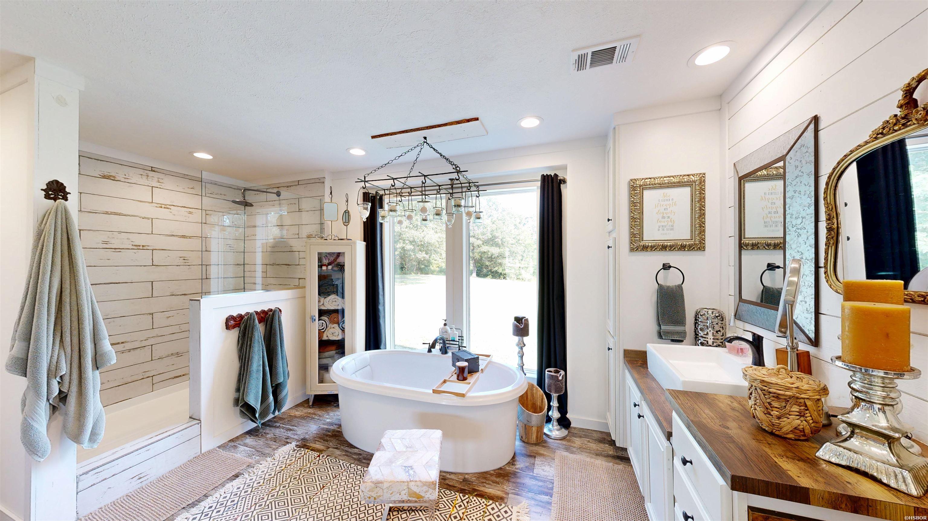 2570 Highway 7 Property Photo 25