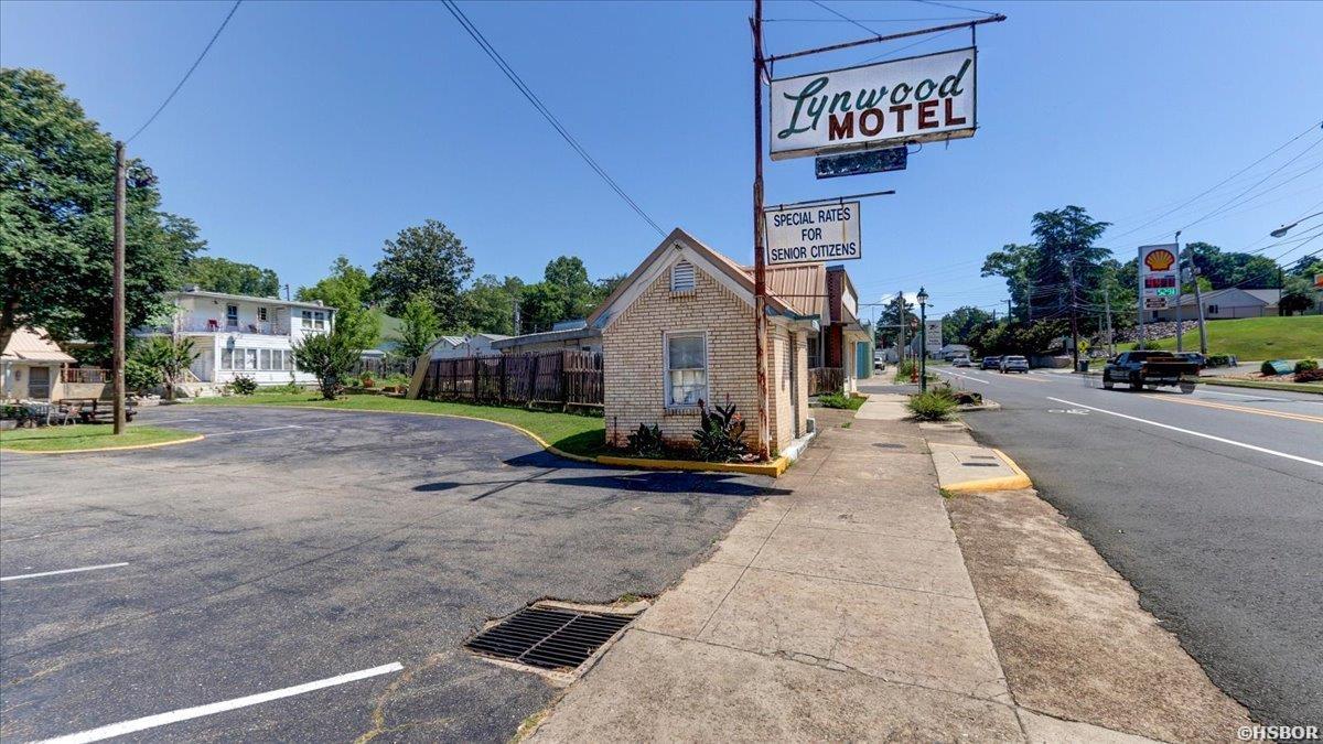 857 Park Avenue Property Photo 1