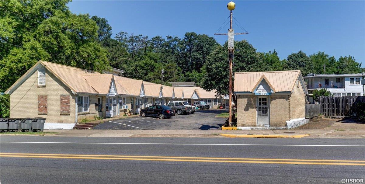 857 Park Avenue Property Photo 2