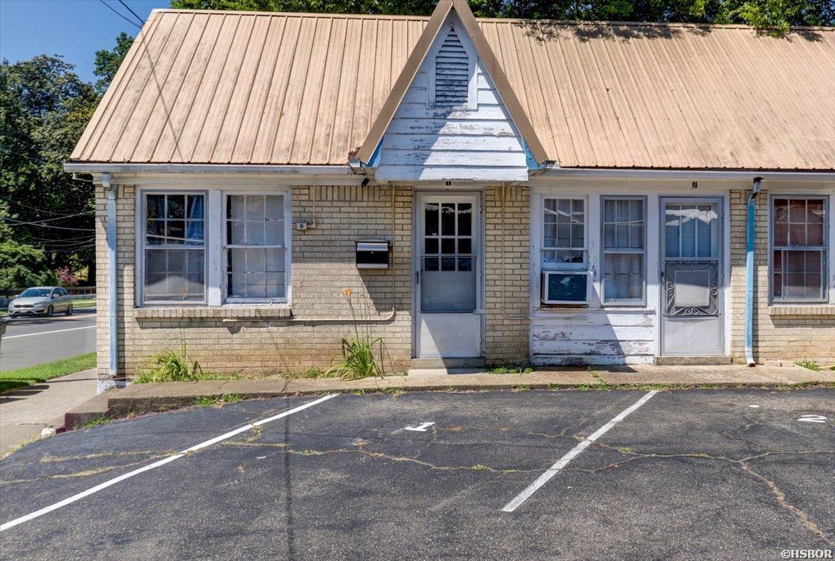 857 Park Avenue Property Photo 8