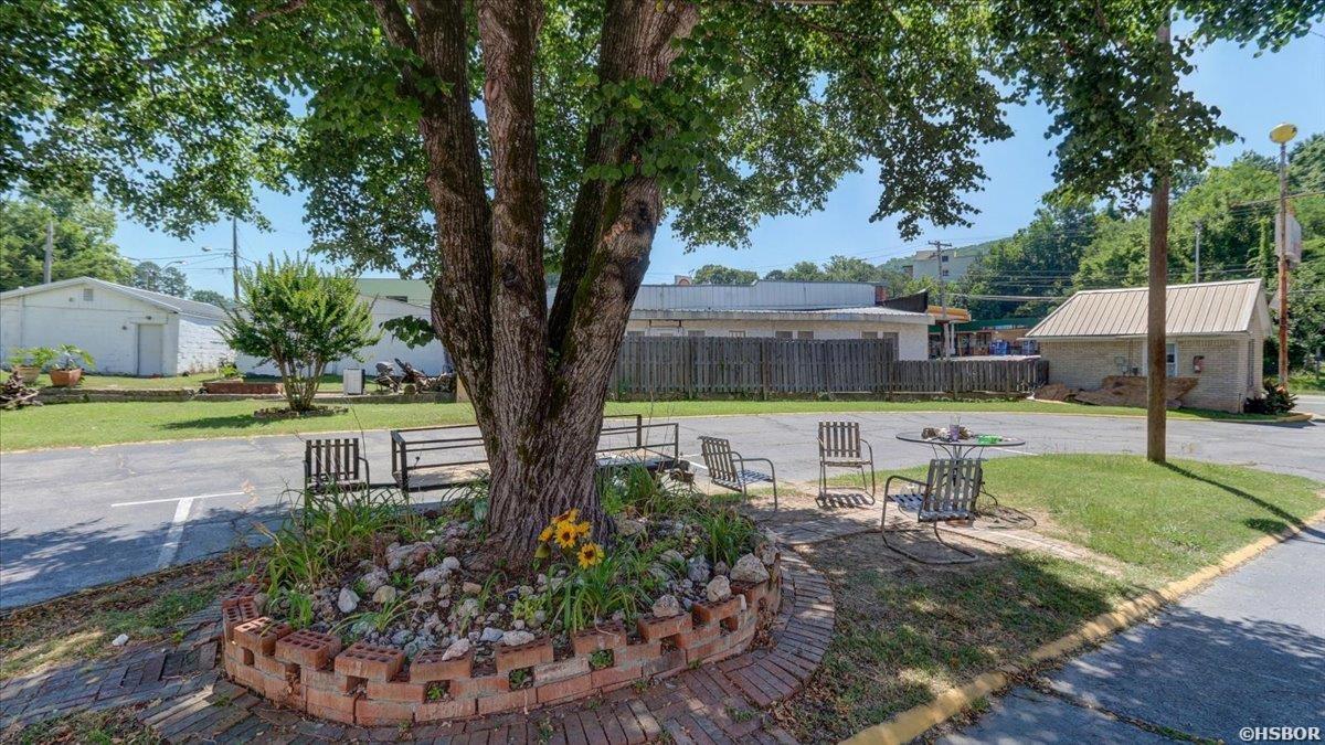 857 Park Avenue Property Photo 9