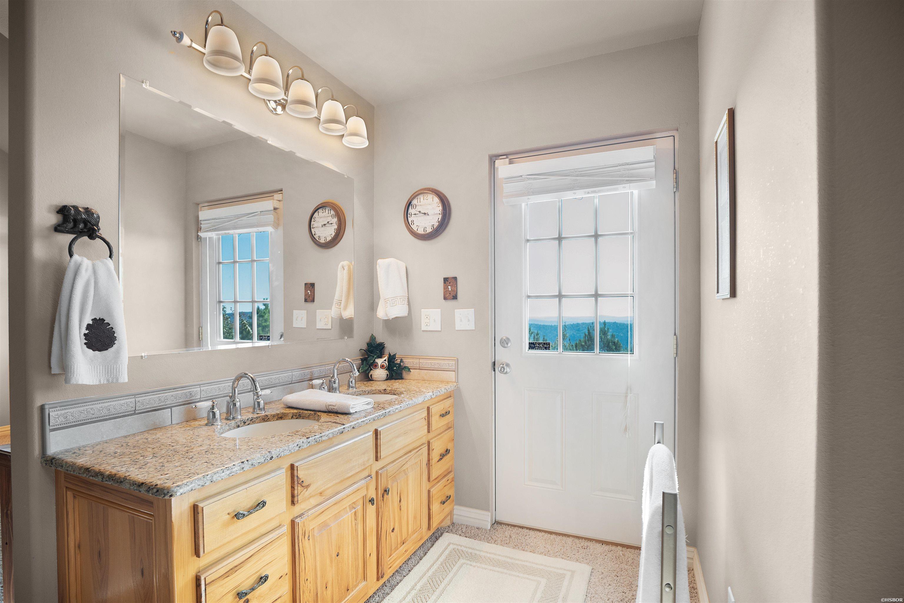 300 Hazelnut Place Property Photo 18