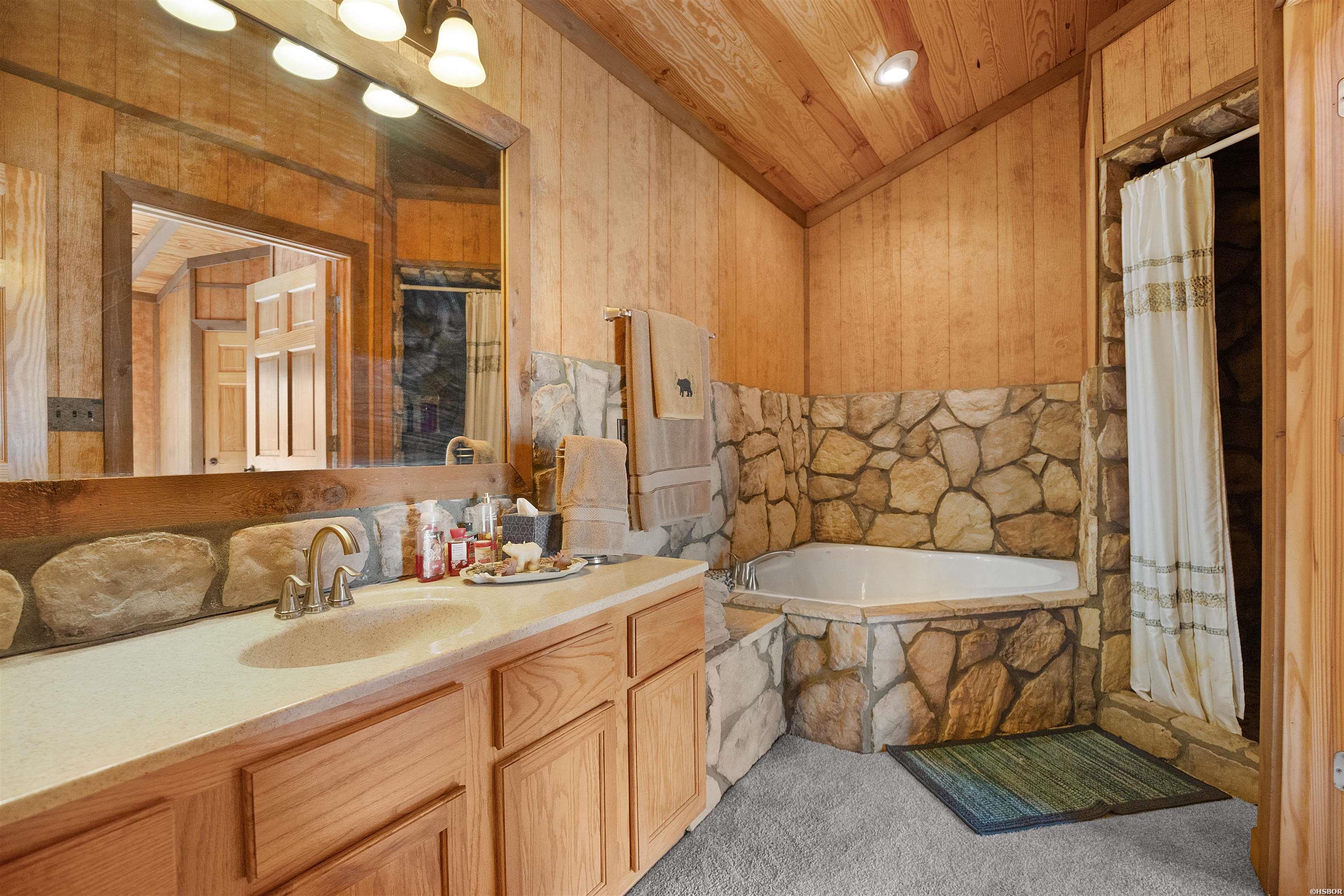 300 Hazelnut Place Property Photo 24