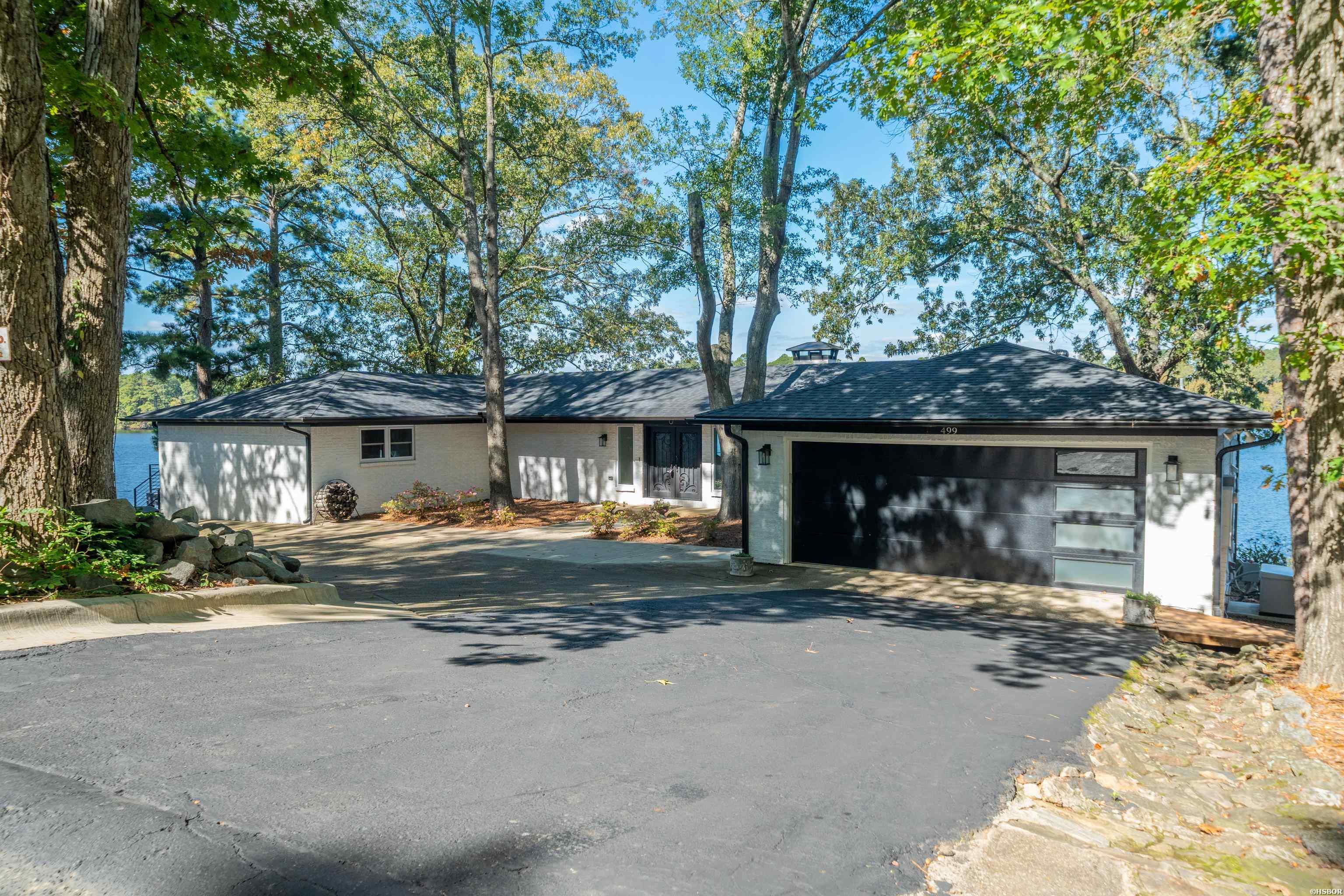 499 Longview Point Property Photo 3