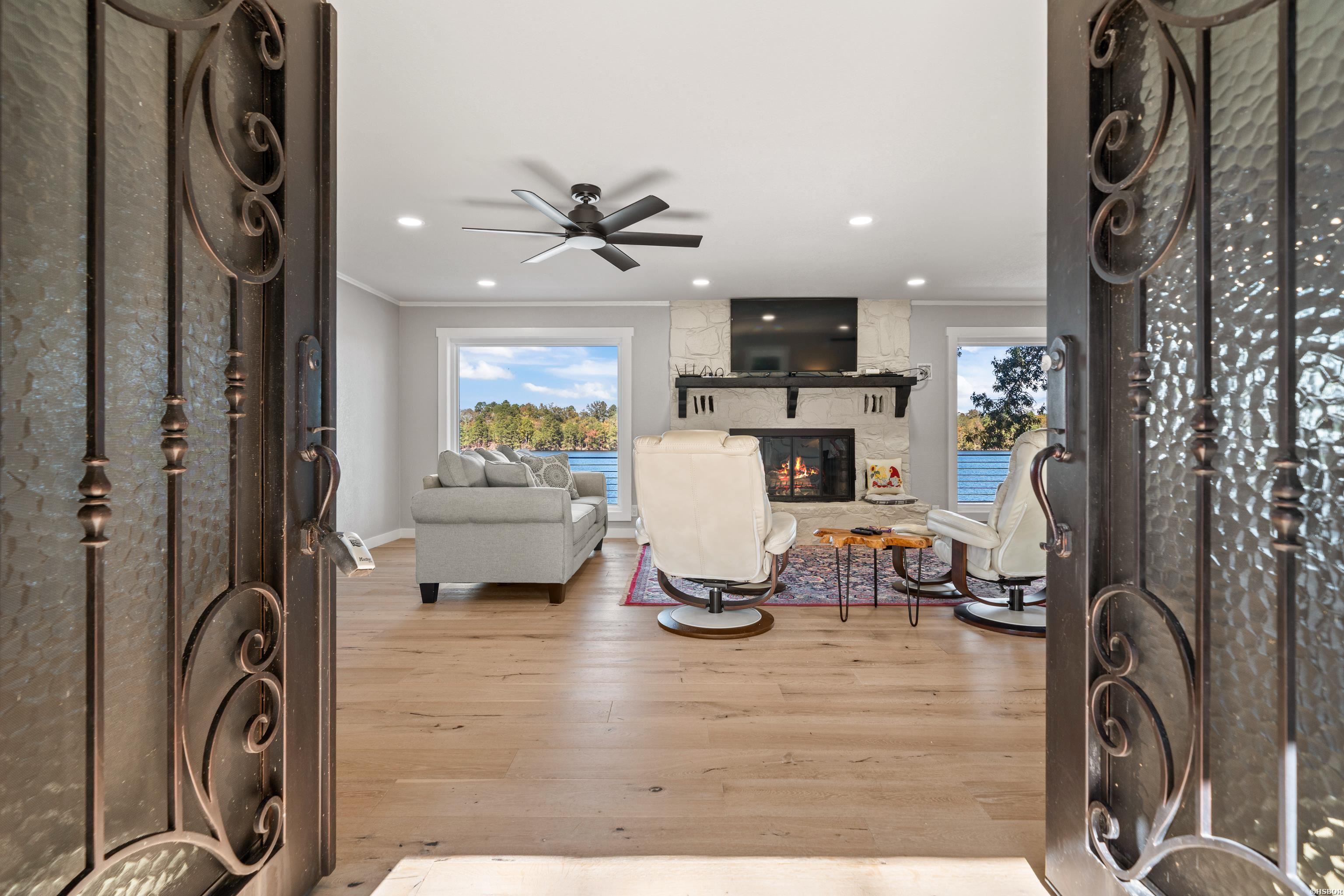 499 Longview Point Property Photo 4