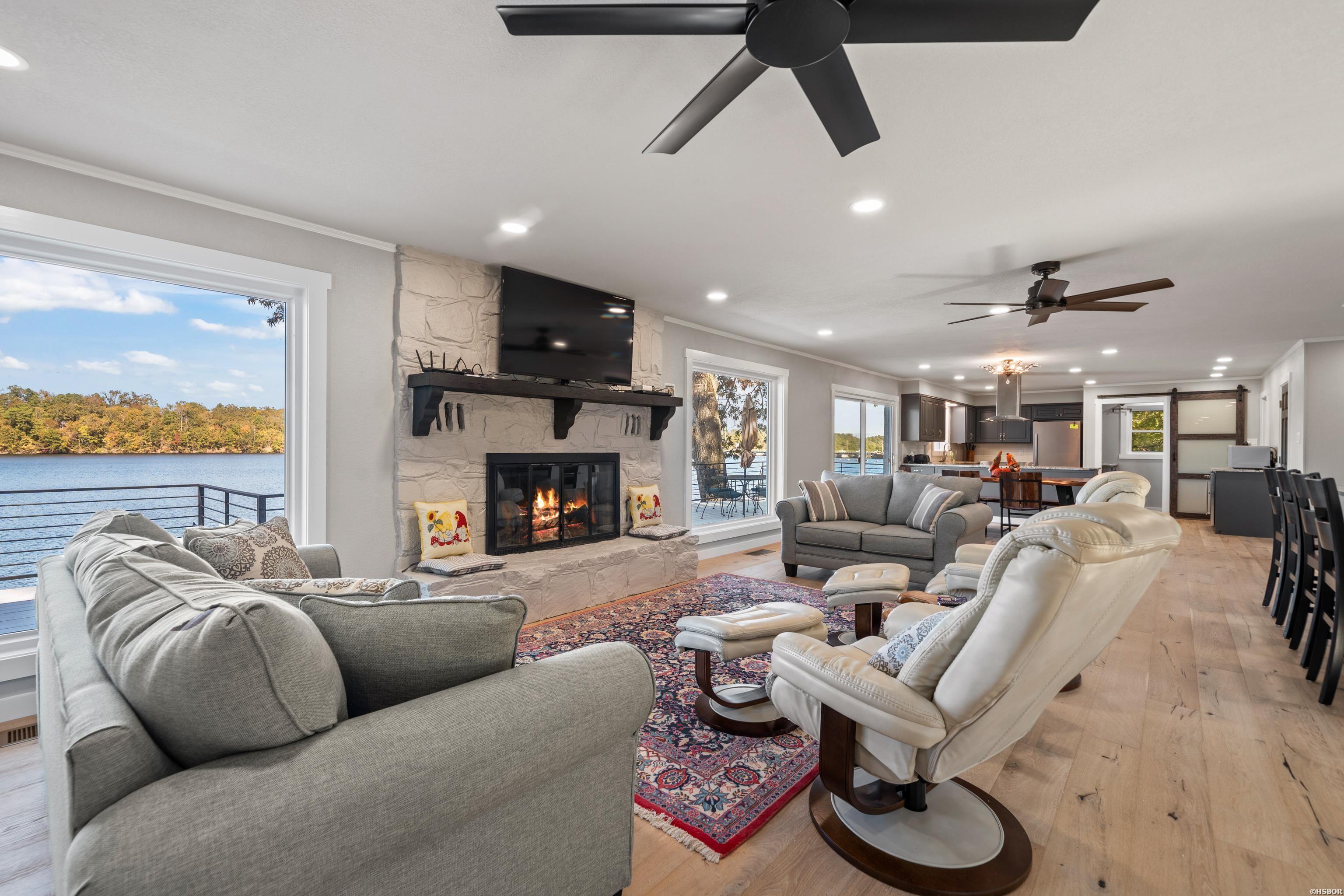 499 Longview Point Property Photo 5