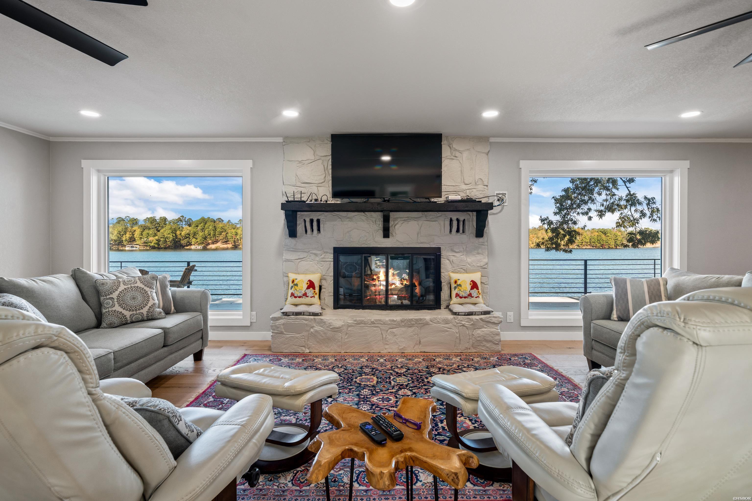 499 Longview Point Property Photo 6