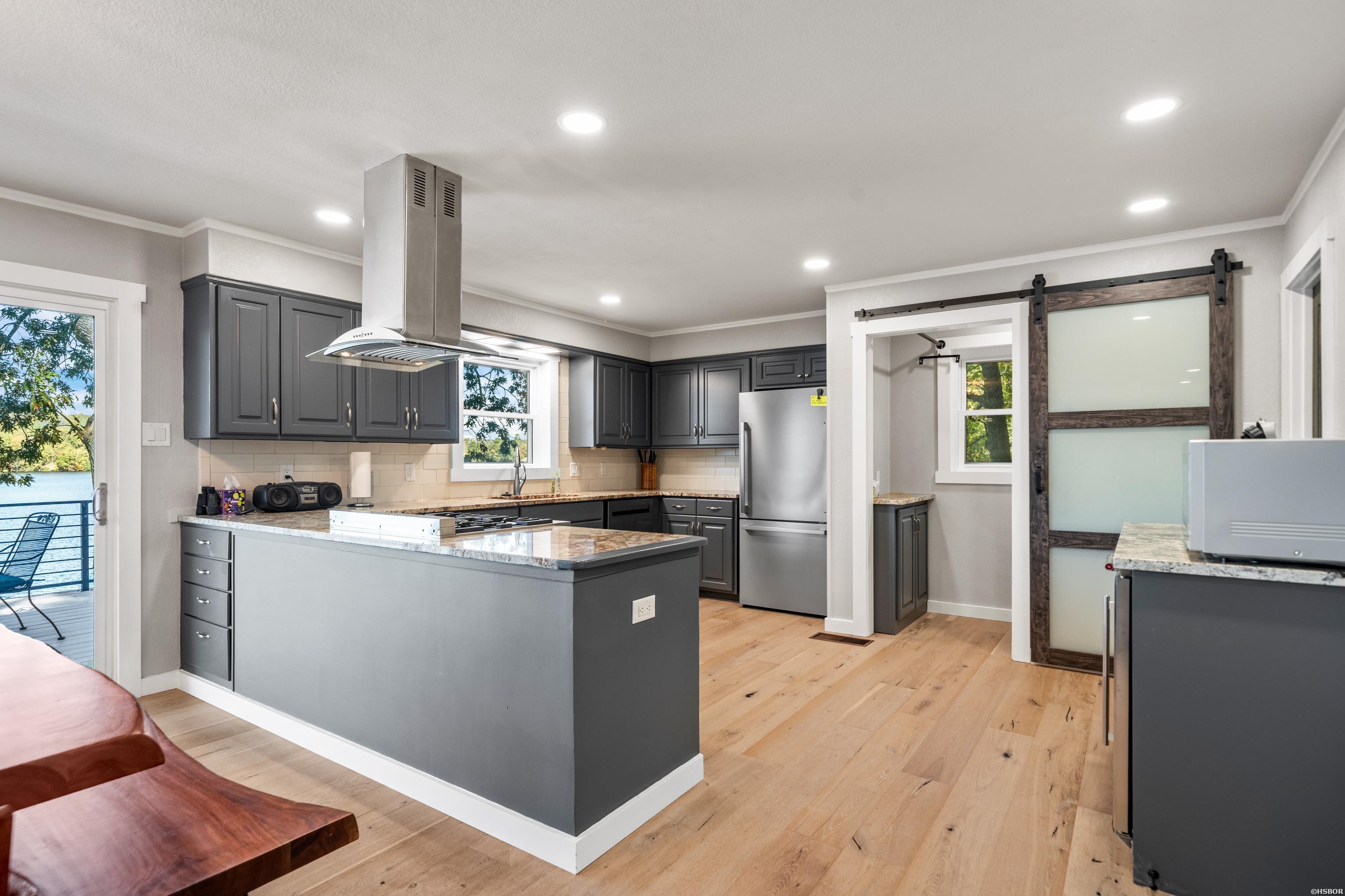 499 Longview Point Property Photo 13