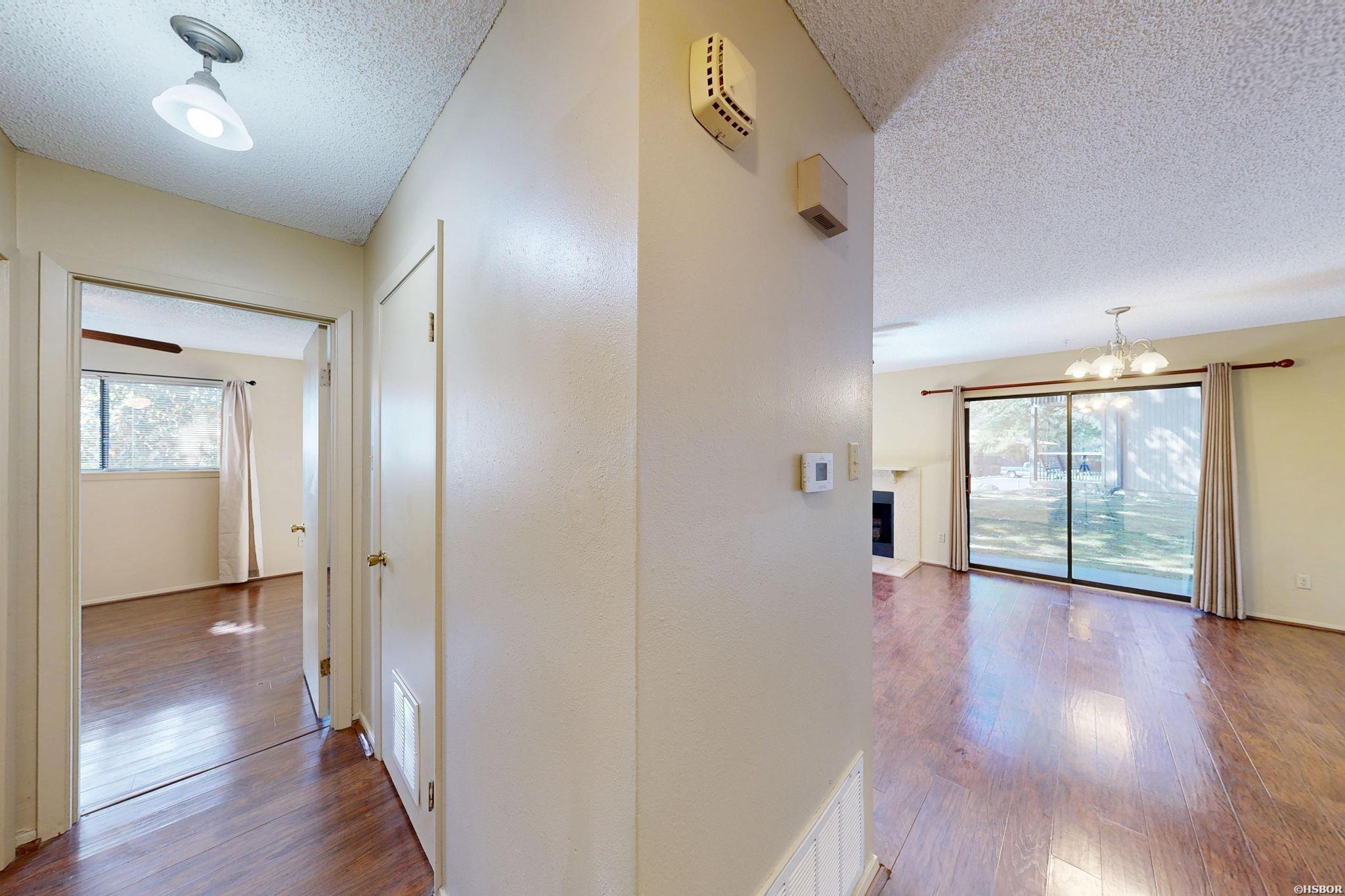 1100 Woodlawn Avenue Property Photo 9