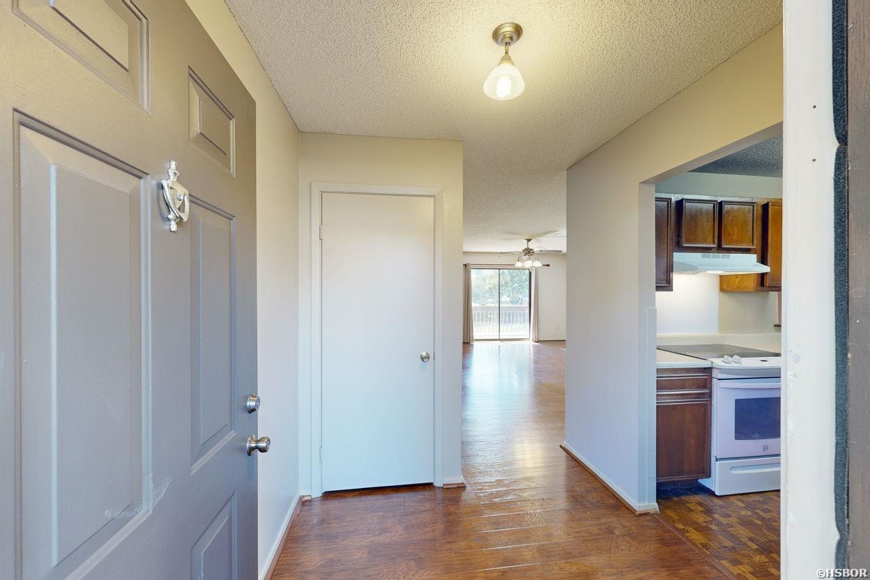 1100 Woodlawn Avenue Property Photo 10