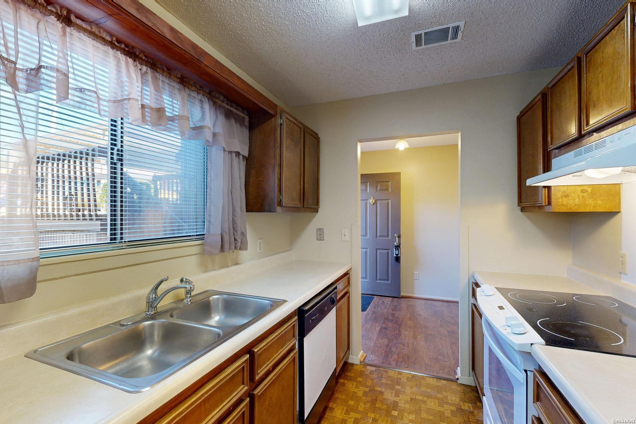 1100 Woodlawn Avenue Property Photo 11