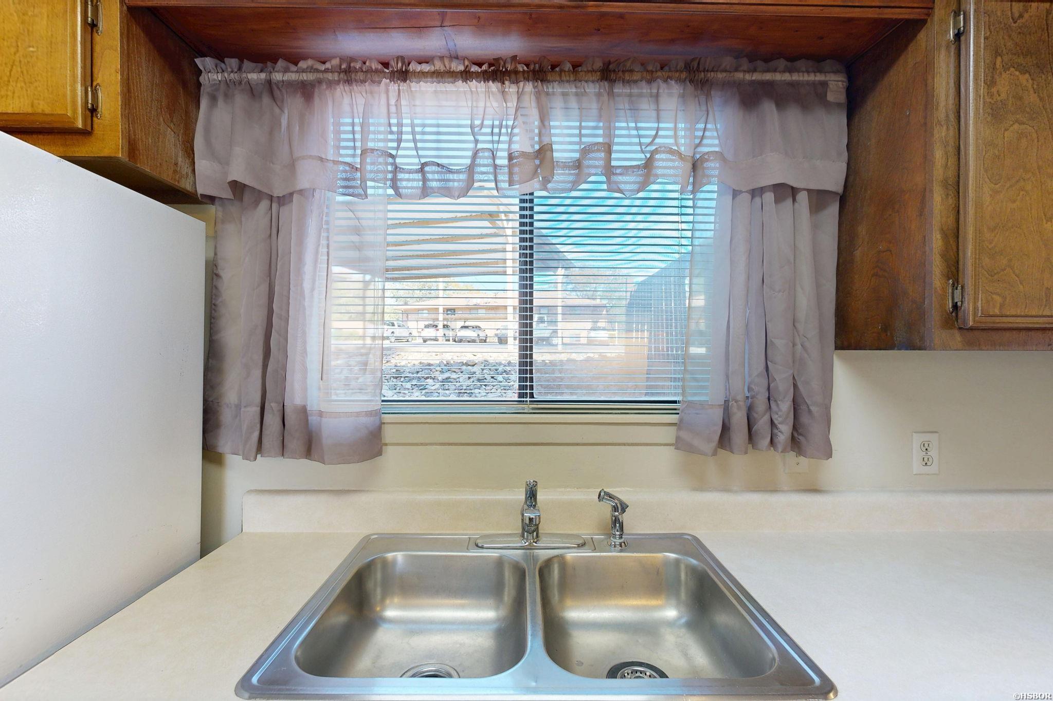 1100 Woodlawn Avenue Property Photo 12