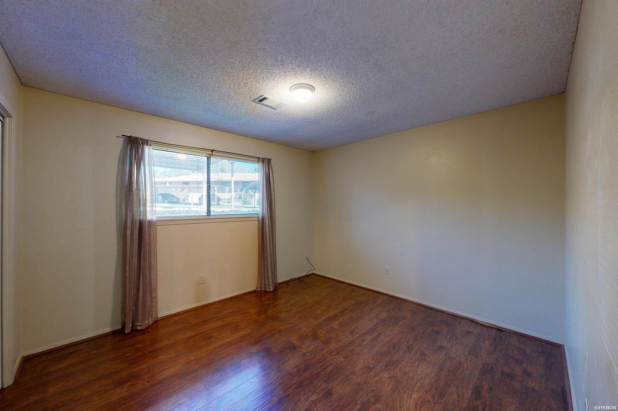 1100 Woodlawn Avenue Property Photo 19