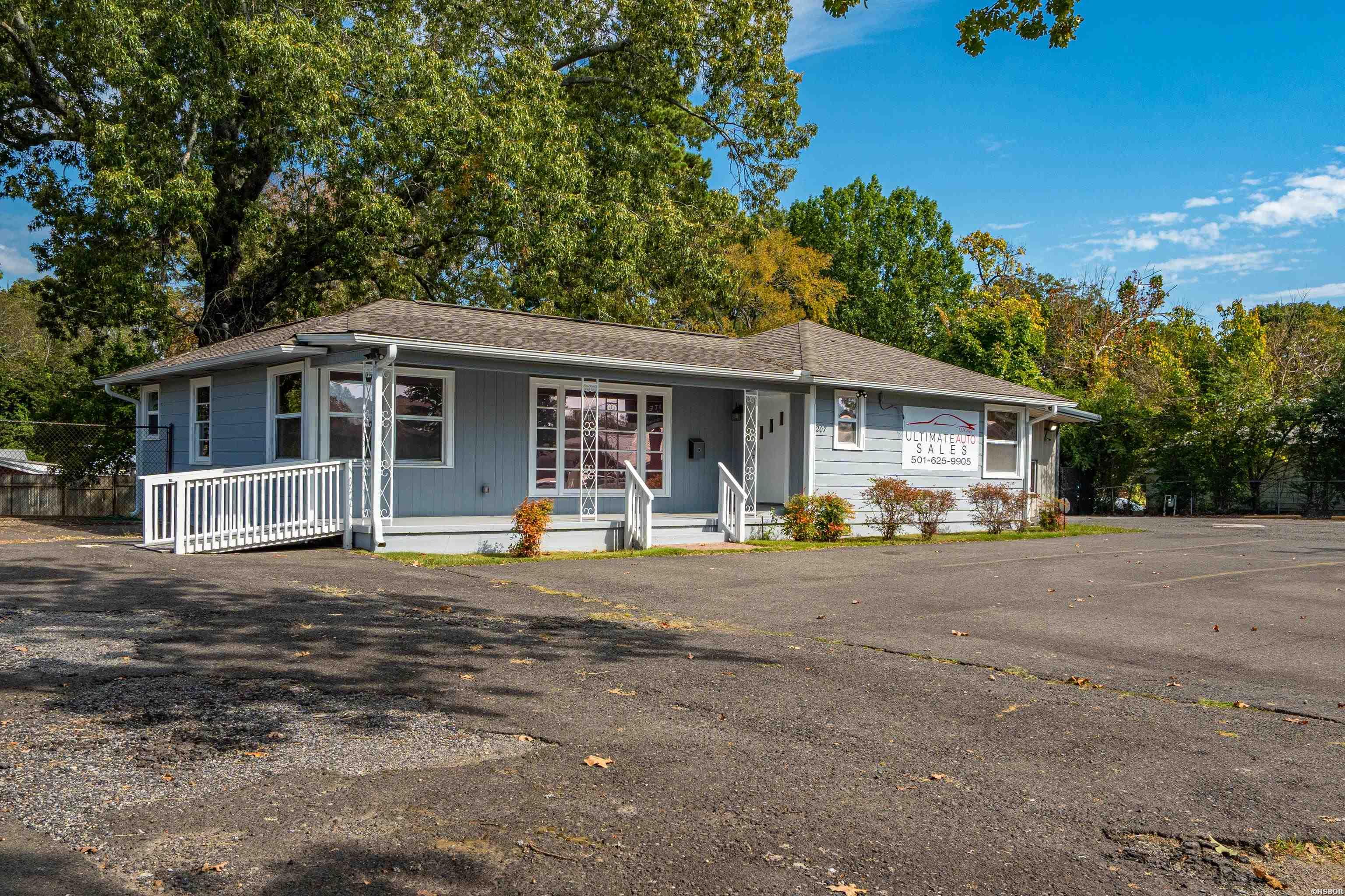 207 & 209 Golf Links Road Property Photo 6