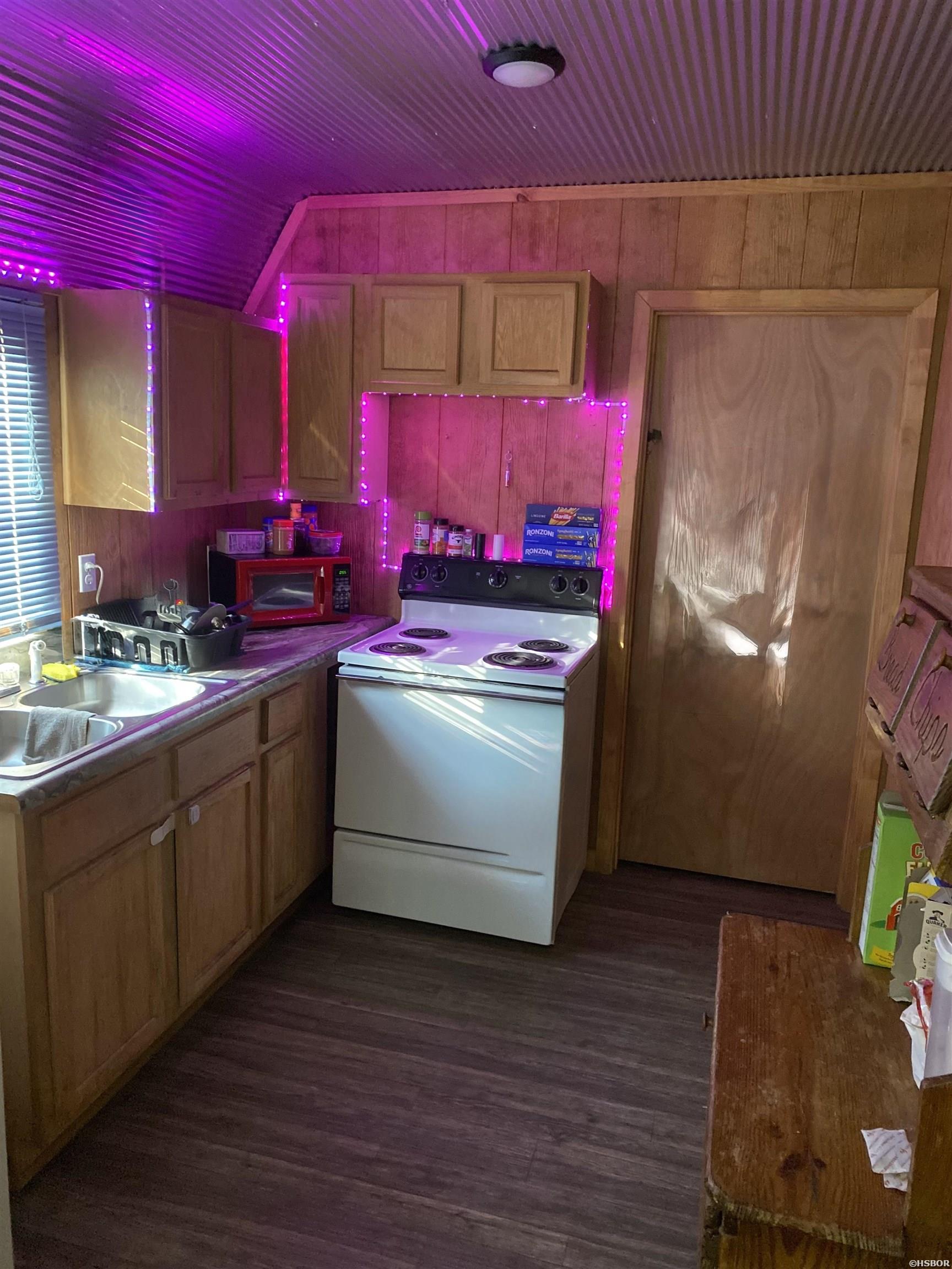 124 W College Avenue Property Photo 4