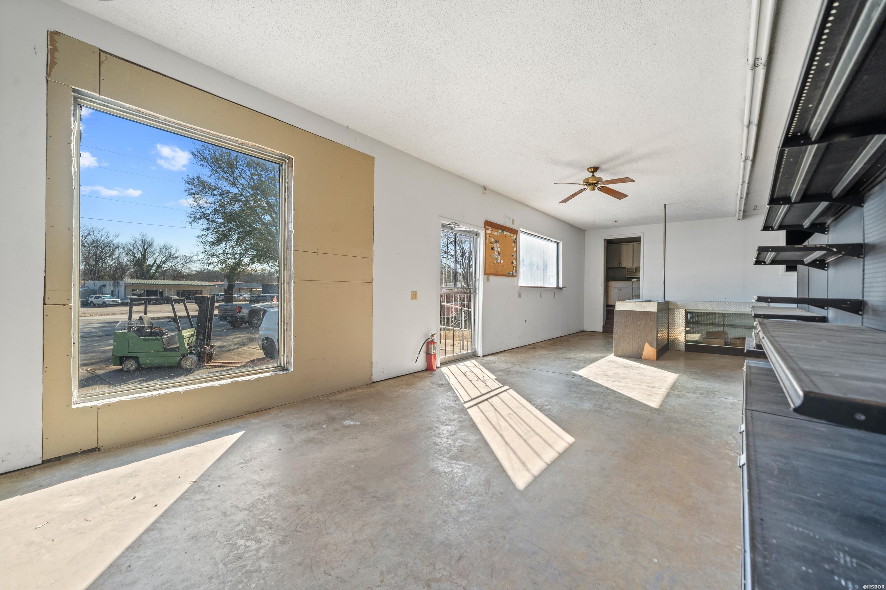 815 & 817 Grand Avenue Property Photo 16