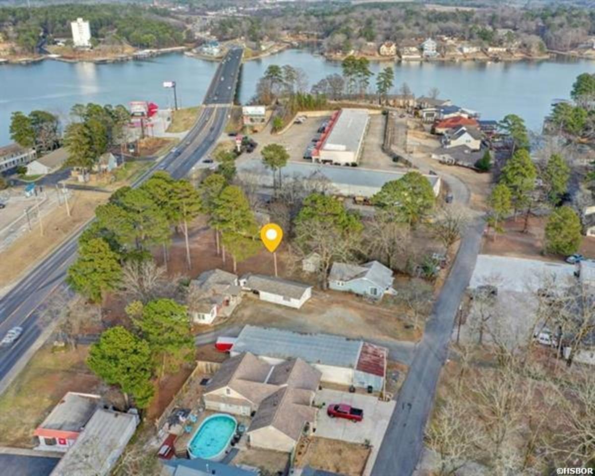1347,1349,1369 Airport Road Property Photo 4