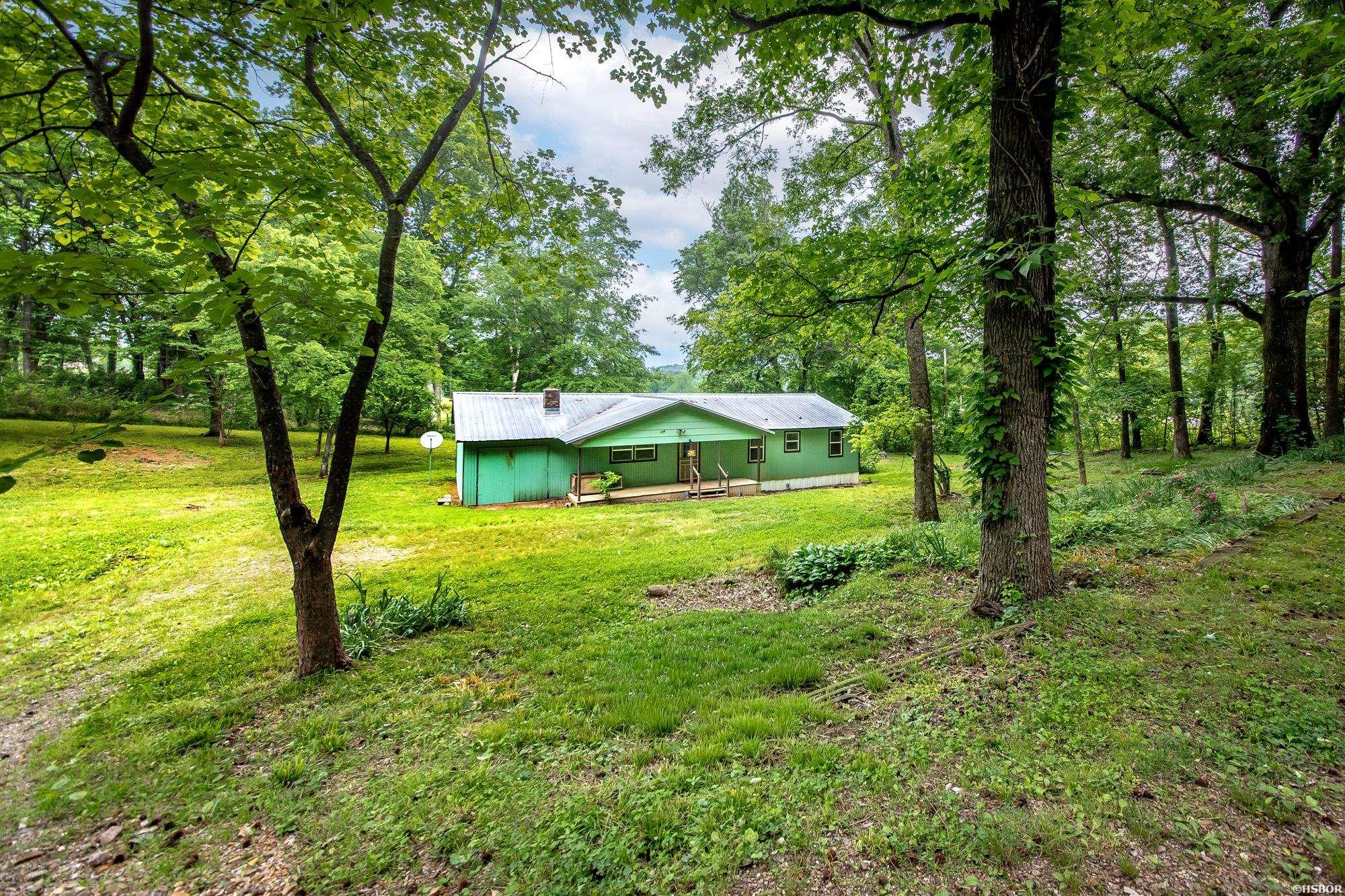 138 Satin Circle Property Photo 1
