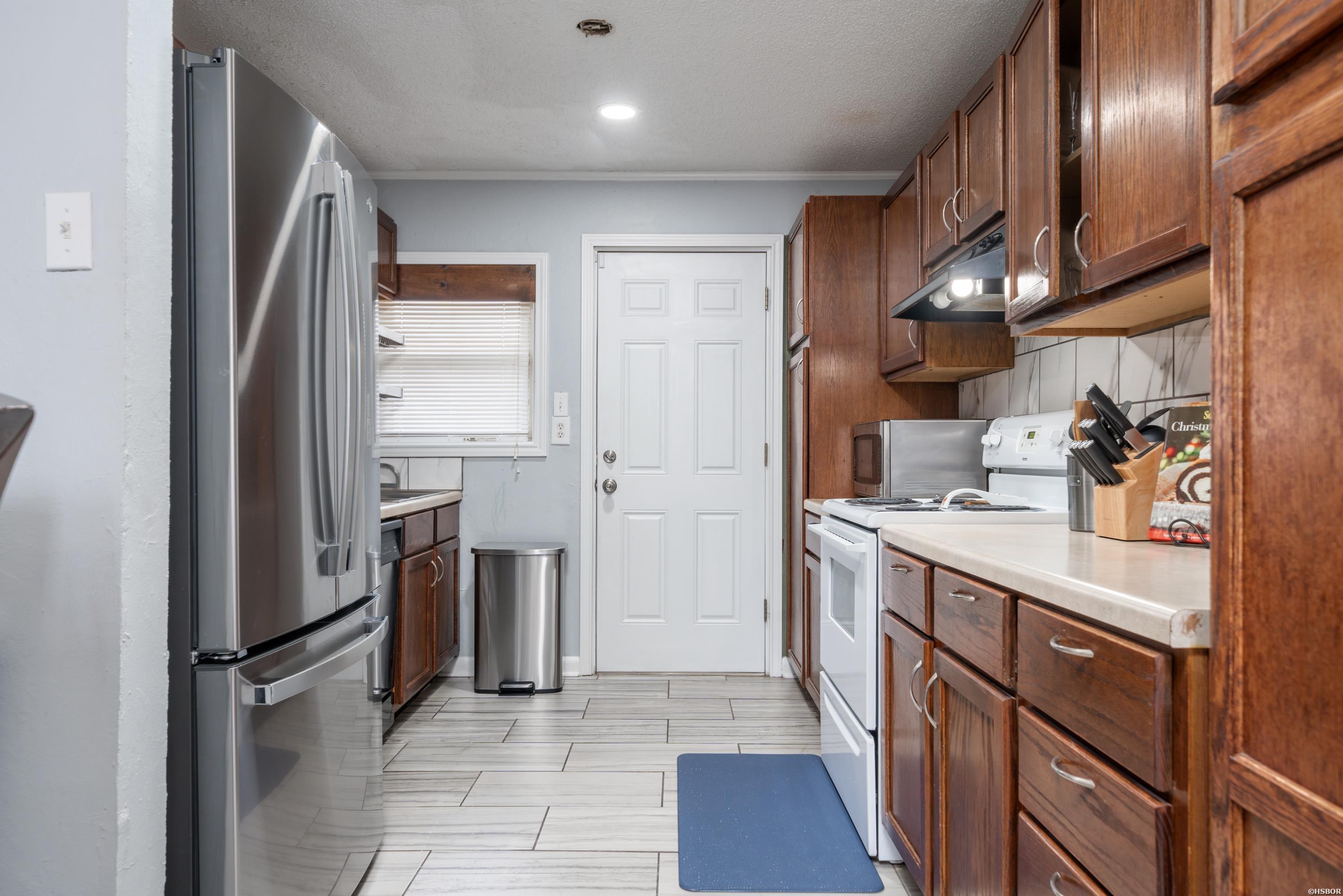 158 Catalina Circle Property Photo 5