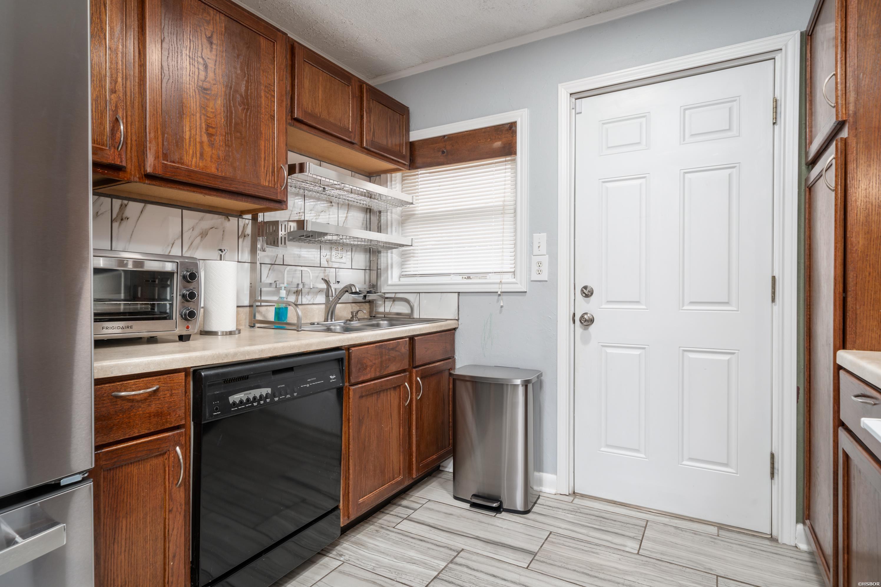 158 Catalina Circle Property Photo 6