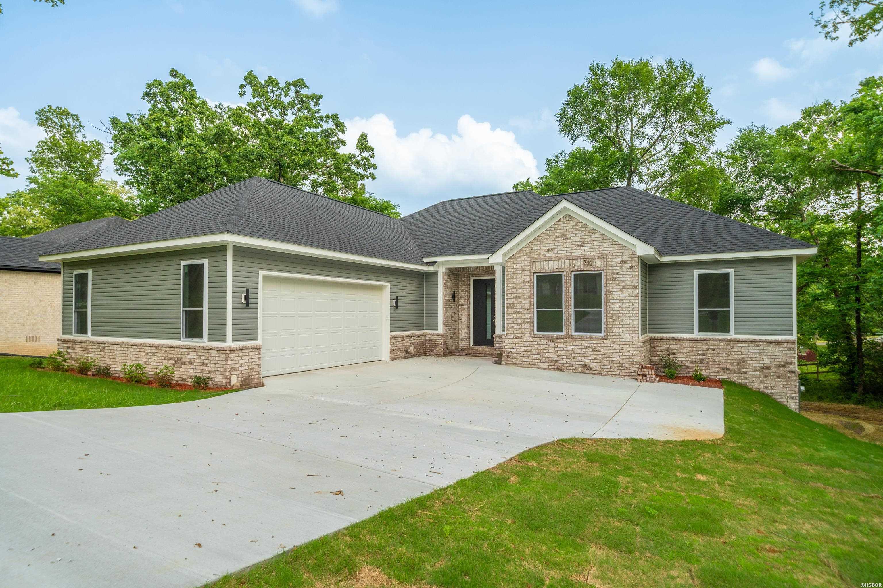 144 SKYLINE Drive Property Photo 1