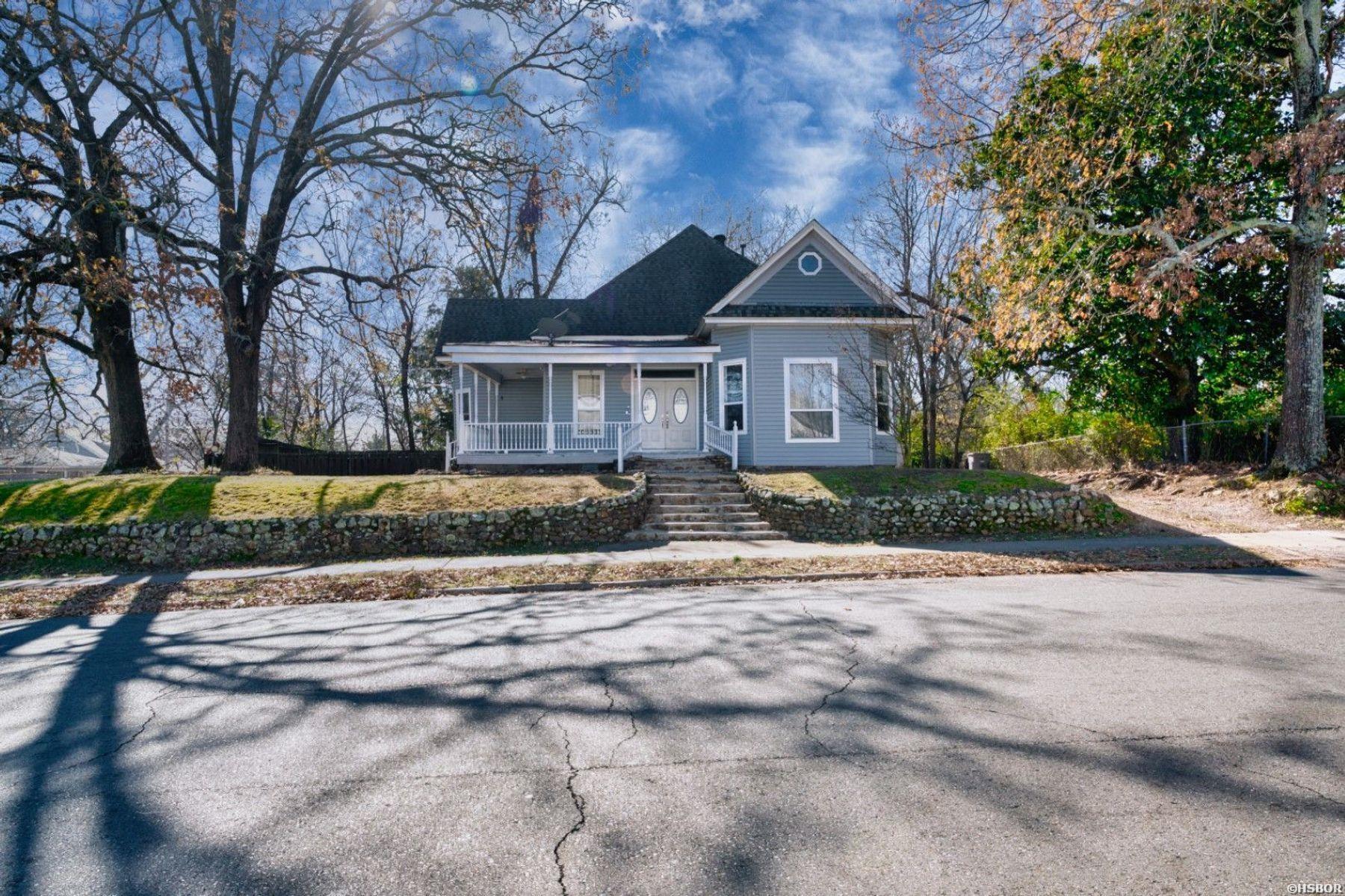602 Third Street Property Photo 5