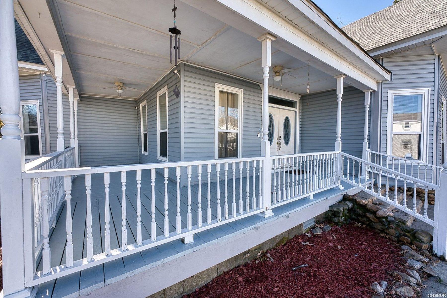 602 Third Street Property Photo 6