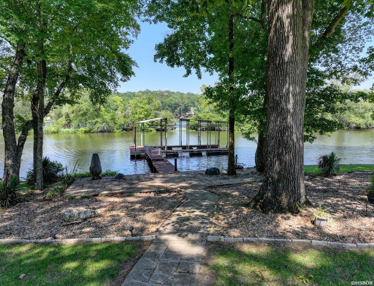 239 Scenic Drive Property Photo 2