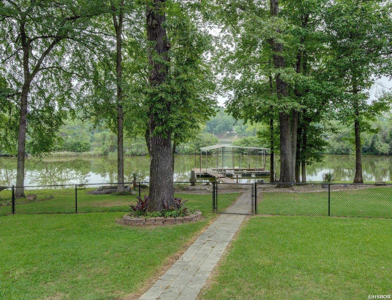 239 Scenic Drive Property Photo 4