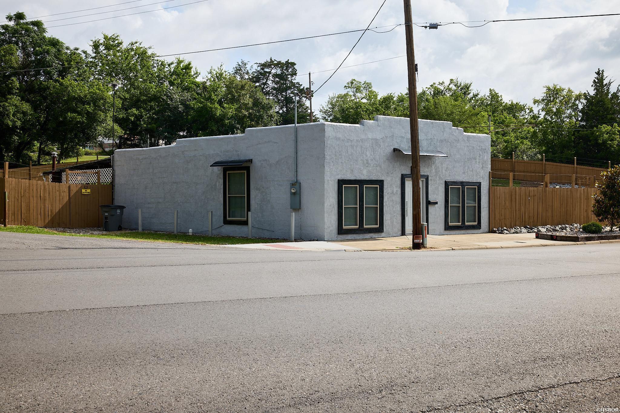 901 Spring Street Property Photo 2