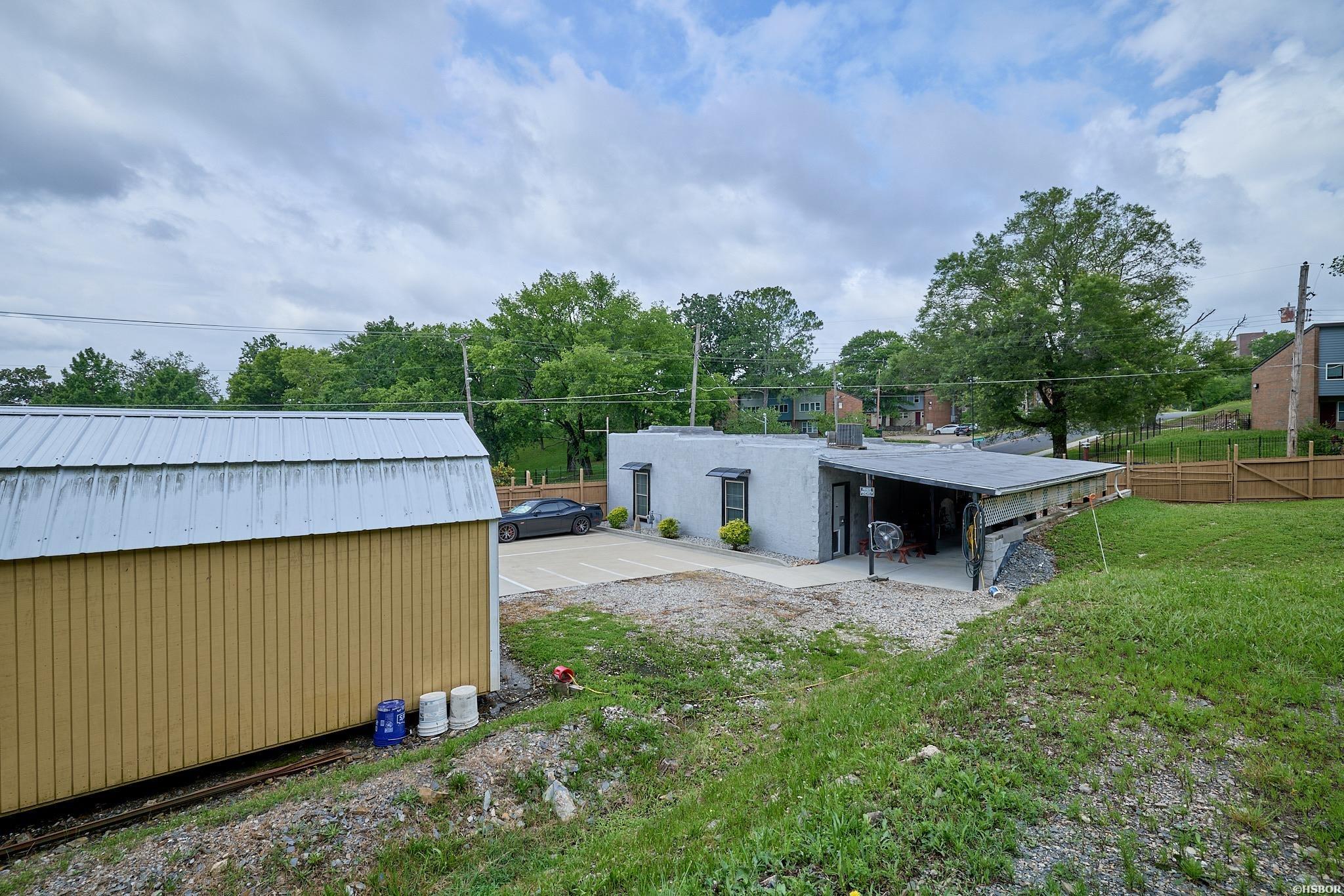 901 Spring Street Property Photo 25