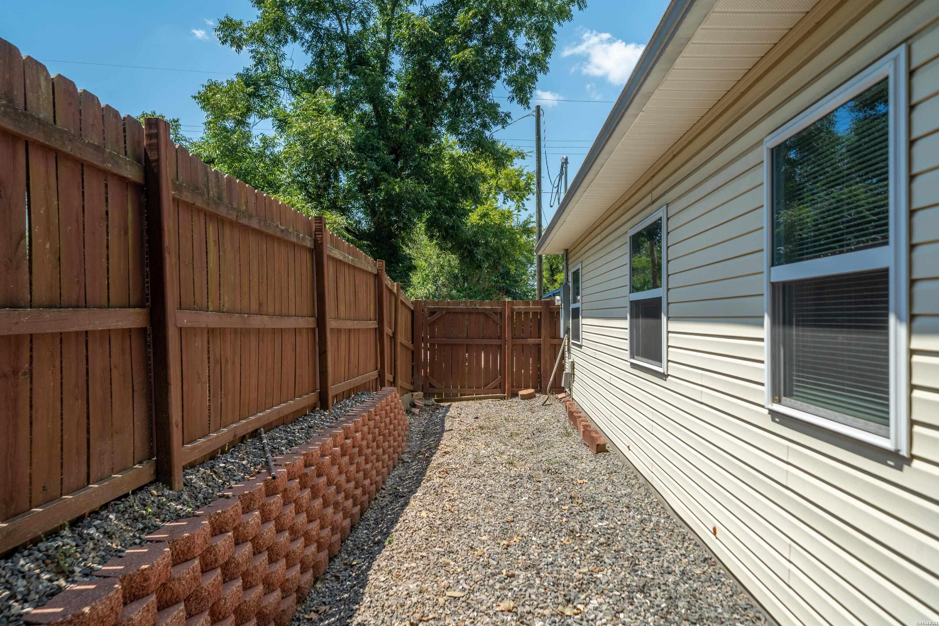 112 Mellersh Street Property Photo 23