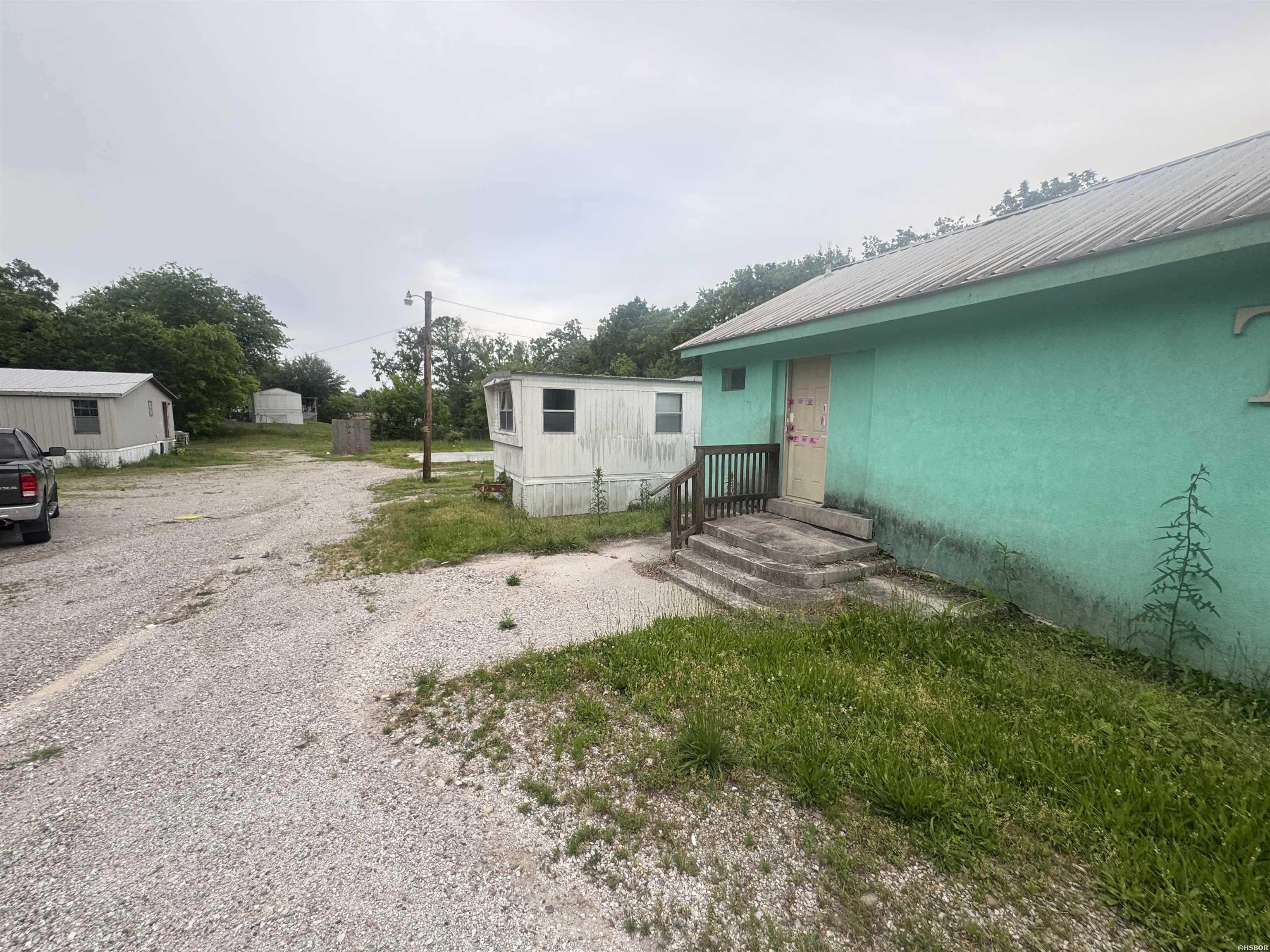 1100 E Grand Avenue Property Photo 6