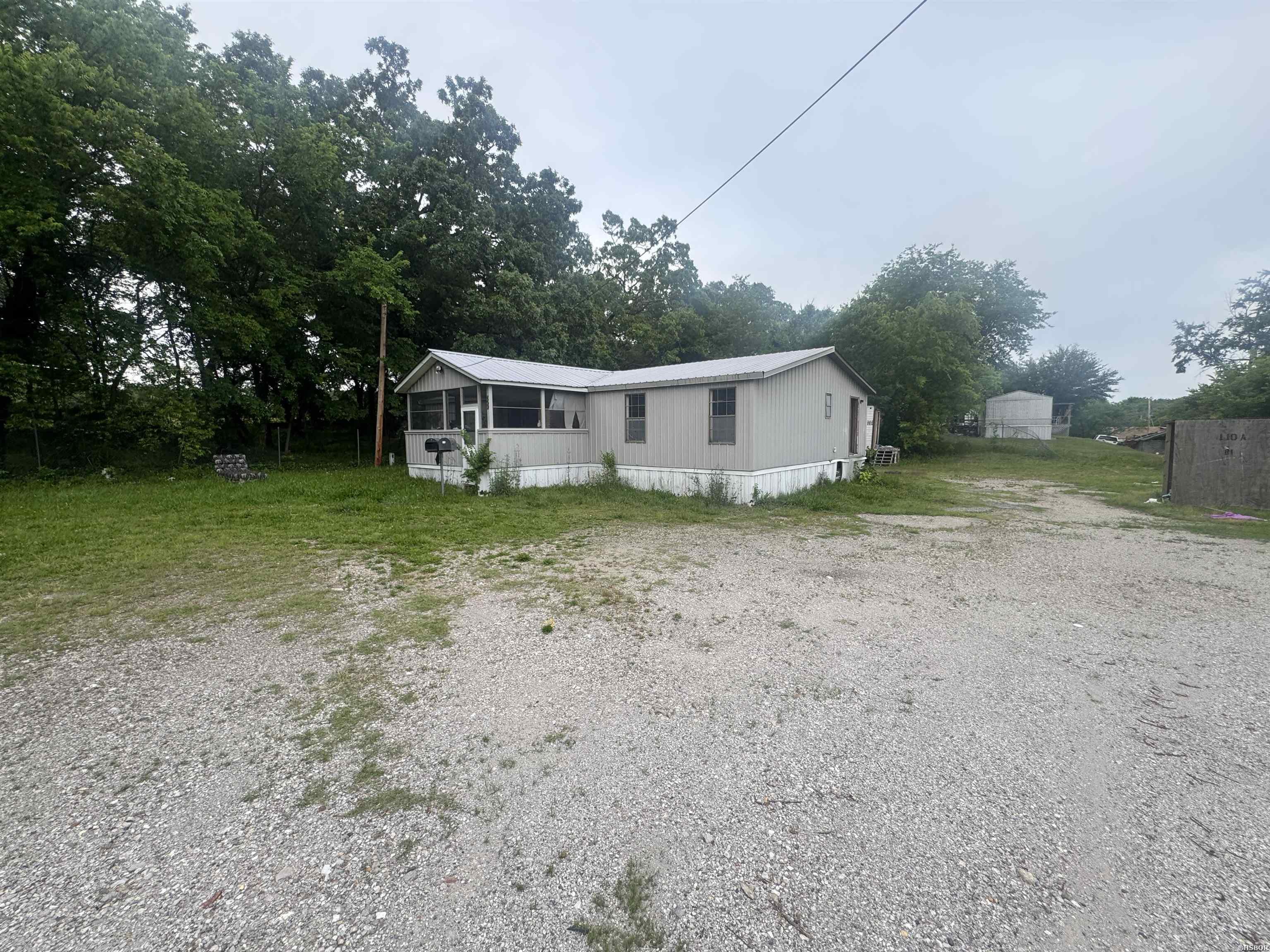 1100 E Grand Avenue Property Photo 8