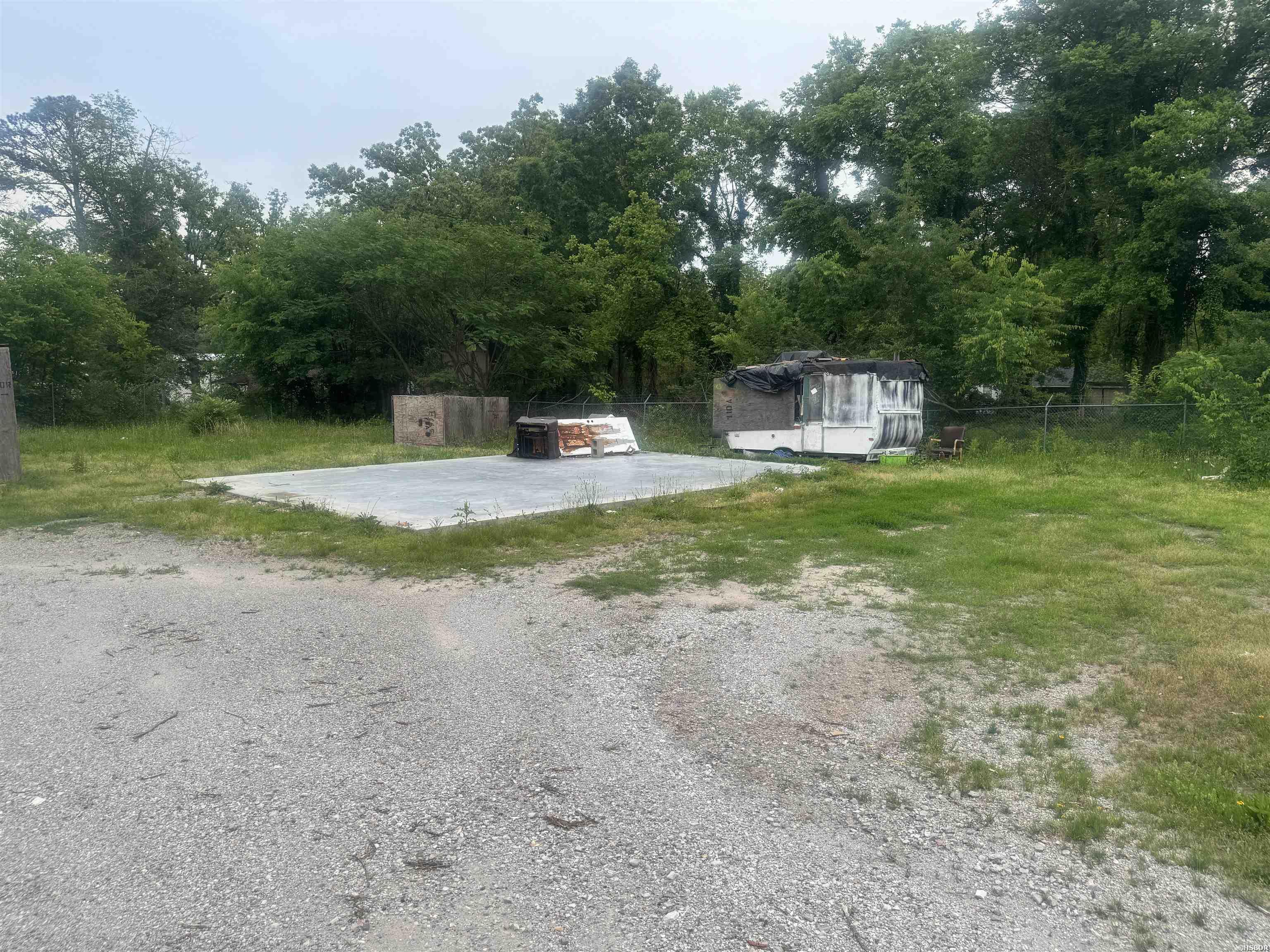 1100 E Grand Avenue Property Photo 9