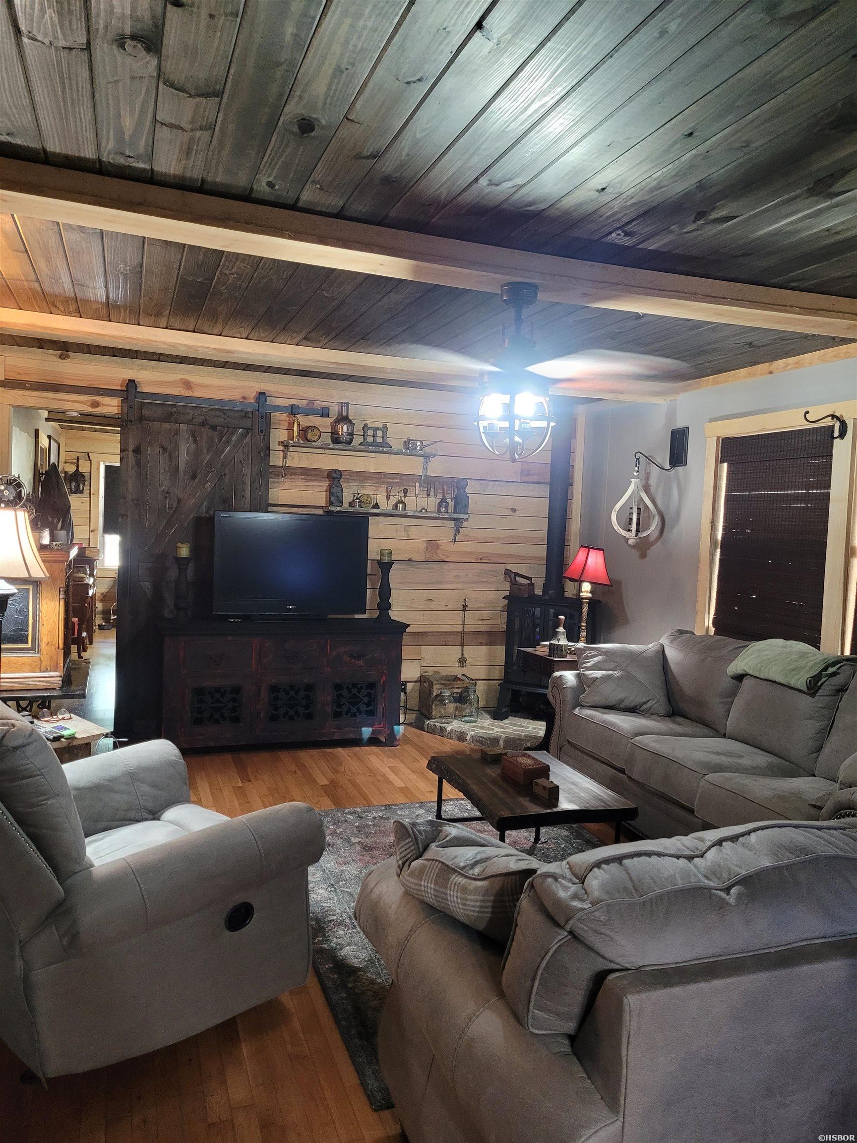 179 Timbercrest Property Photo 3
