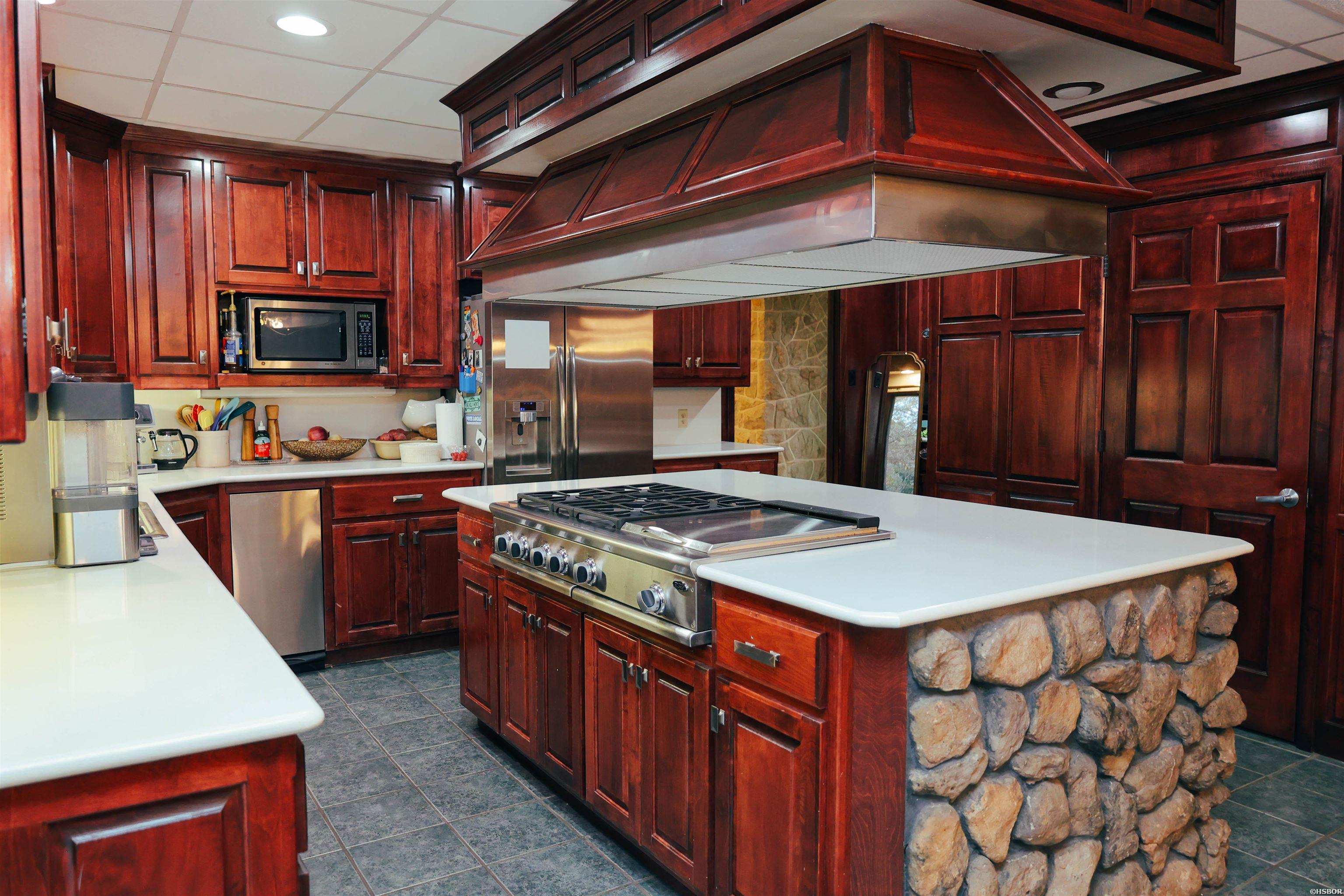 222 Leigh Property Photo 15