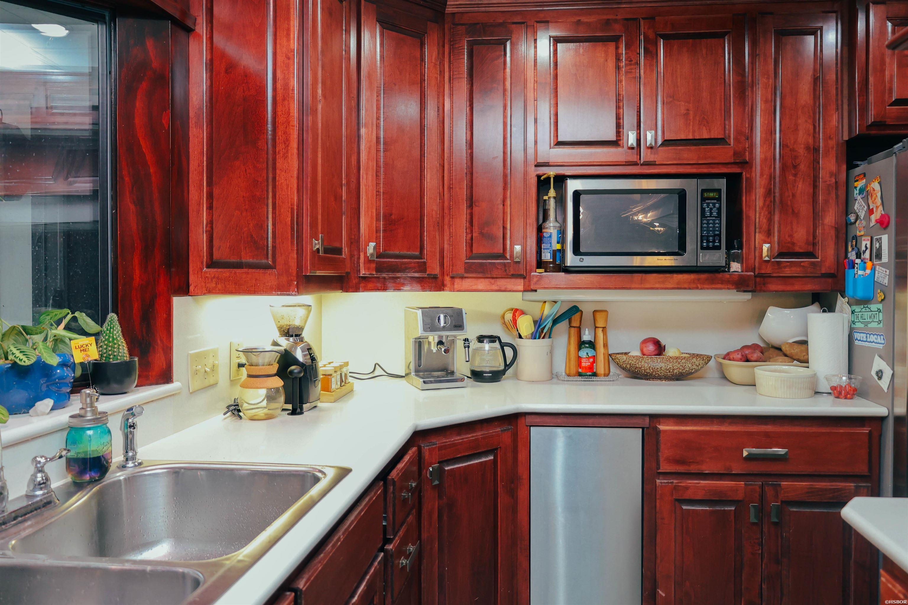 222 Leigh Property Photo 16